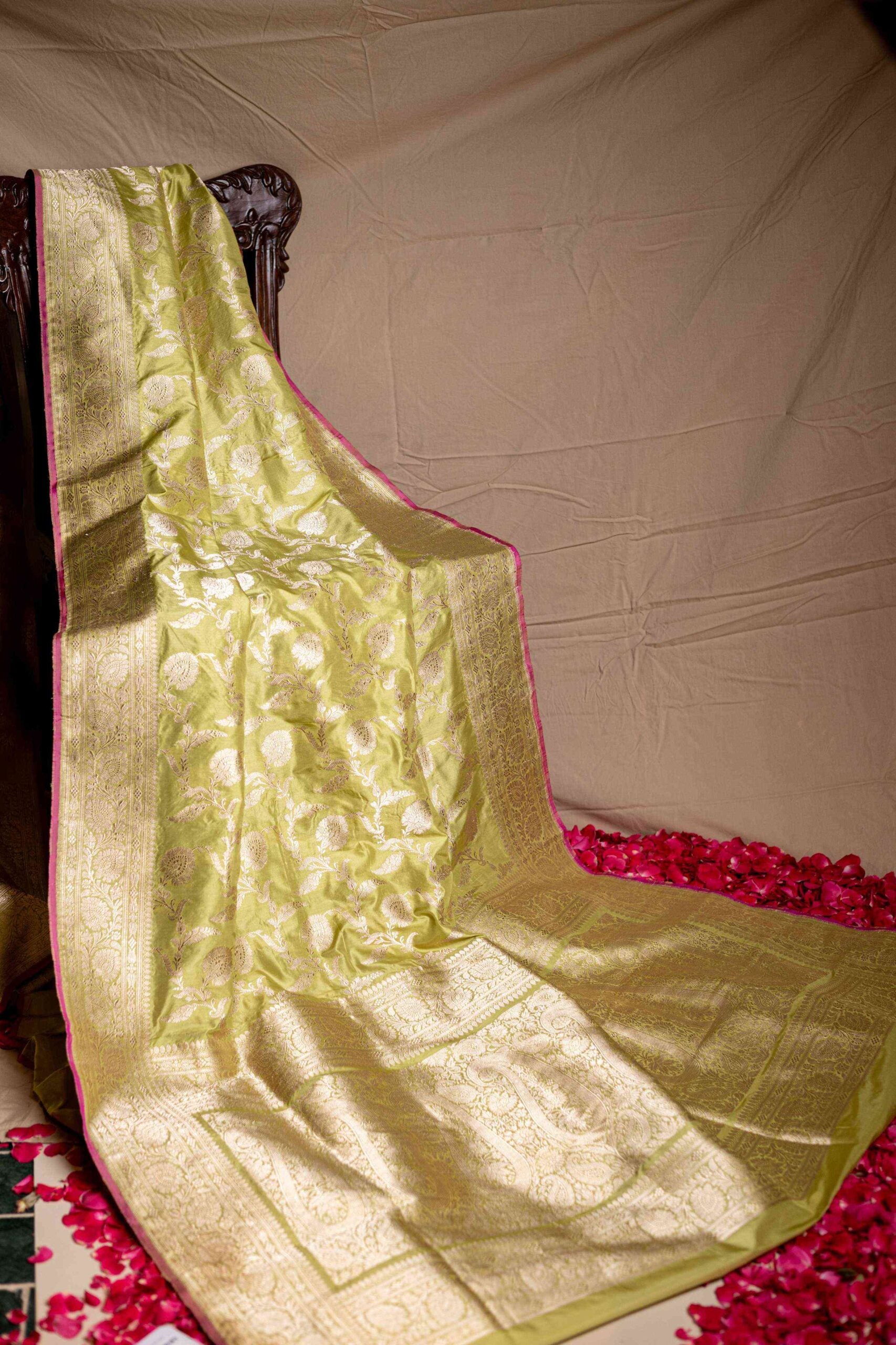 Green Benaras Silk Saree Pink Border Gold Zari Jaal