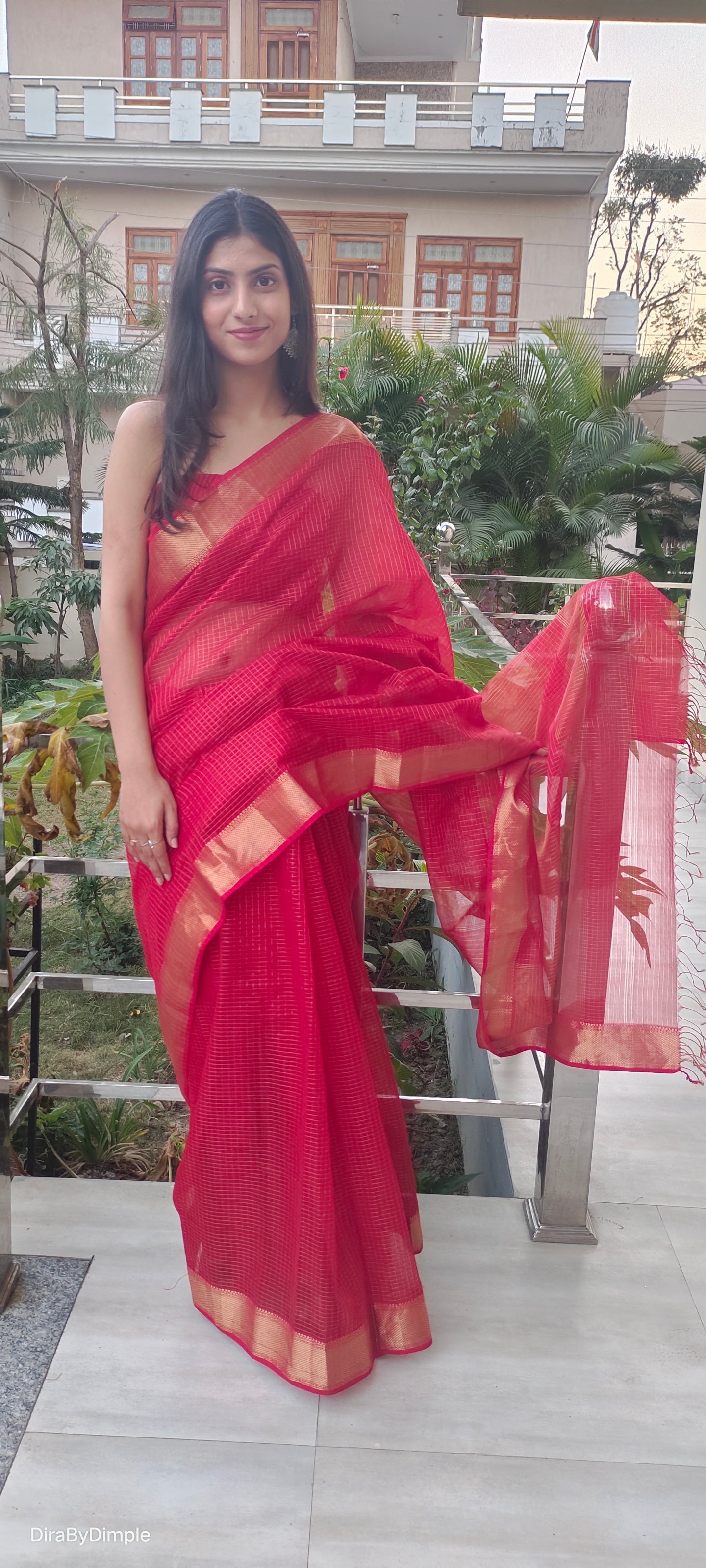 Sophisticated Red Crimson Maheshwari Silk Saree Gold Zari Geometric