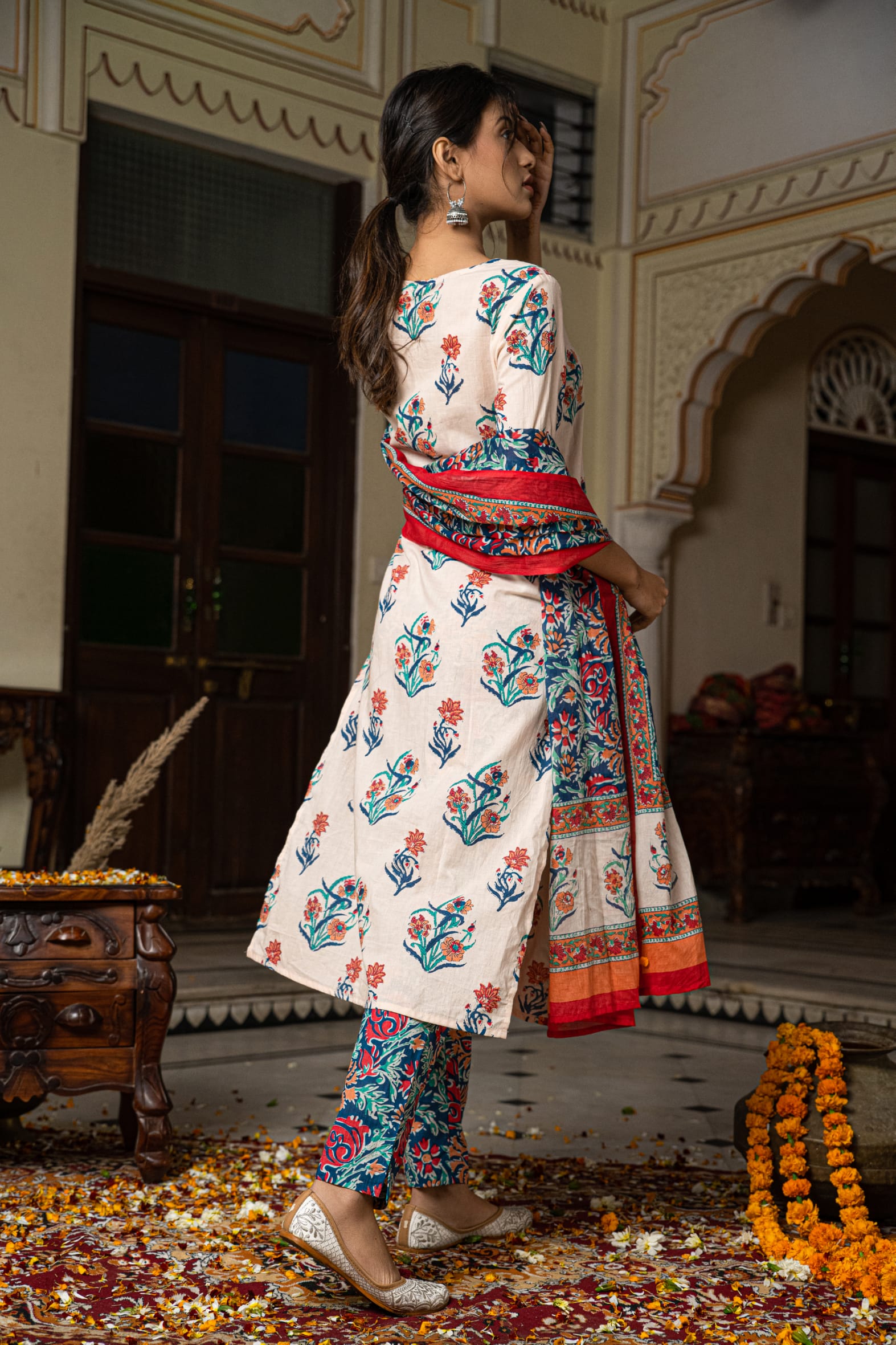 Cream Butta Cotton Kurta Pant & Mulmul Cotton Dupatta Set