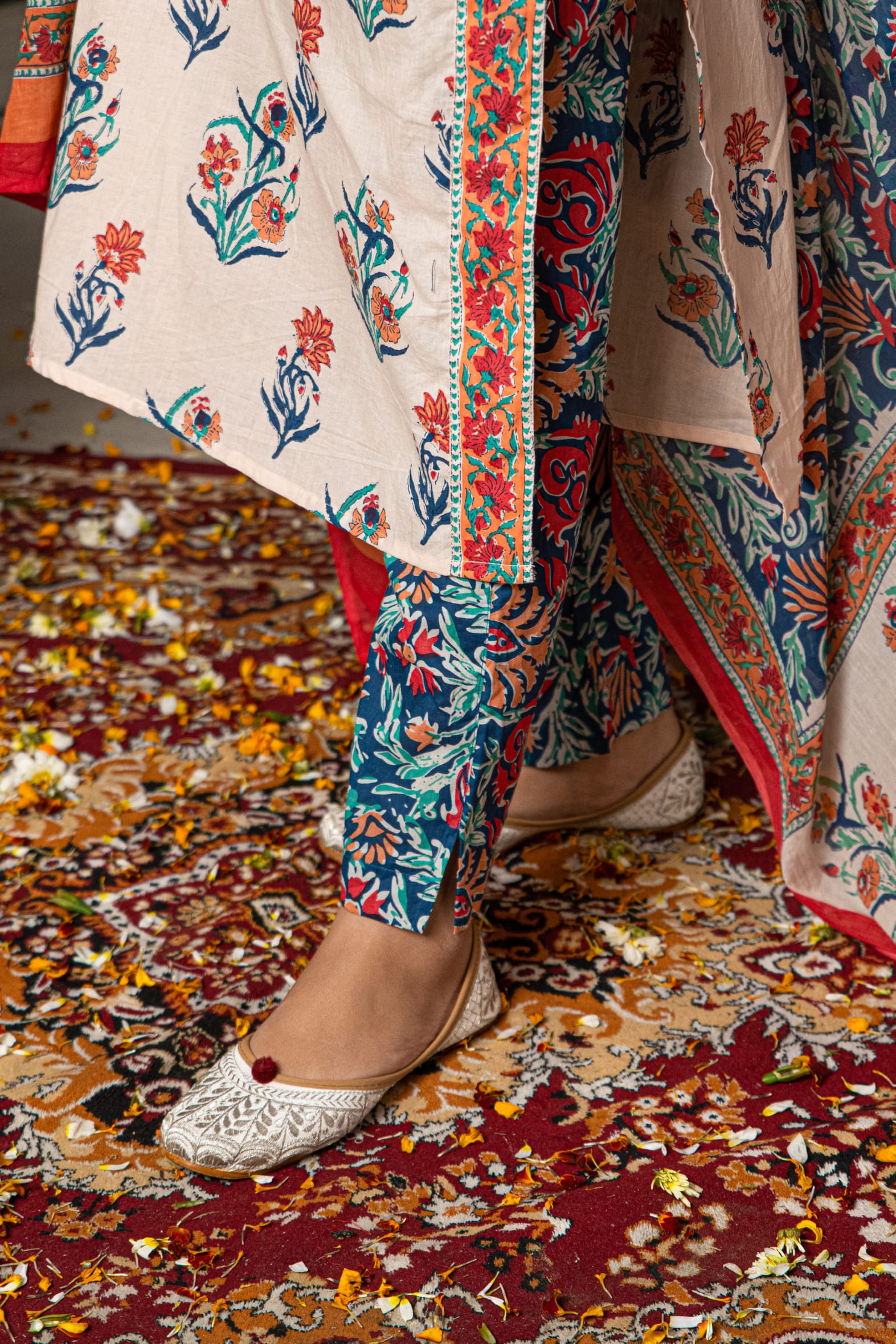 Cream Butta Cotton Kurta Pant & Mulmul Cotton Dupatta Set