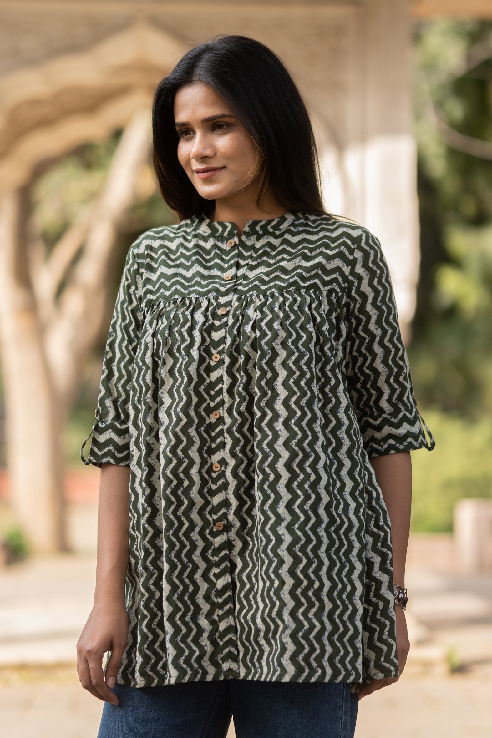 Green Collar Style Cotton Printed Short Top with Buttons