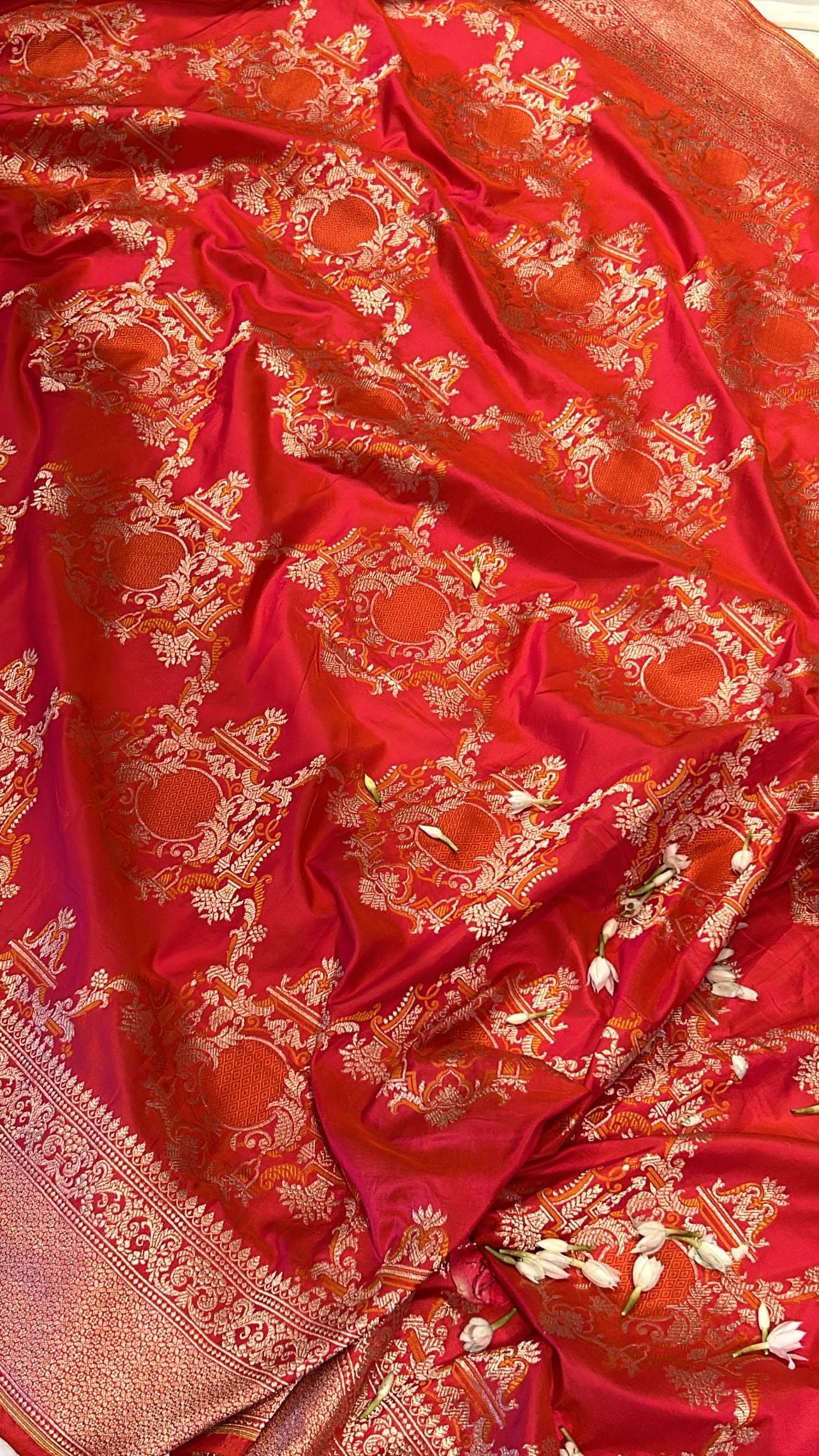 Crimson Red Benaras Silk Saree Light Ball Pattern Brocade Weave