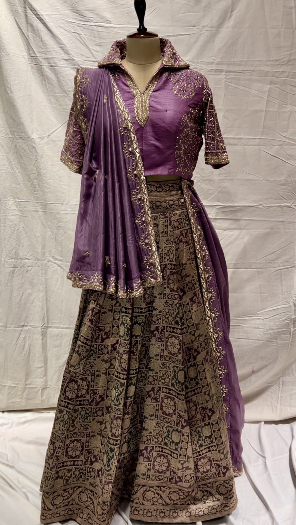 Burgundy Green Benaras Silk Saree Creepers Geometric Jaal