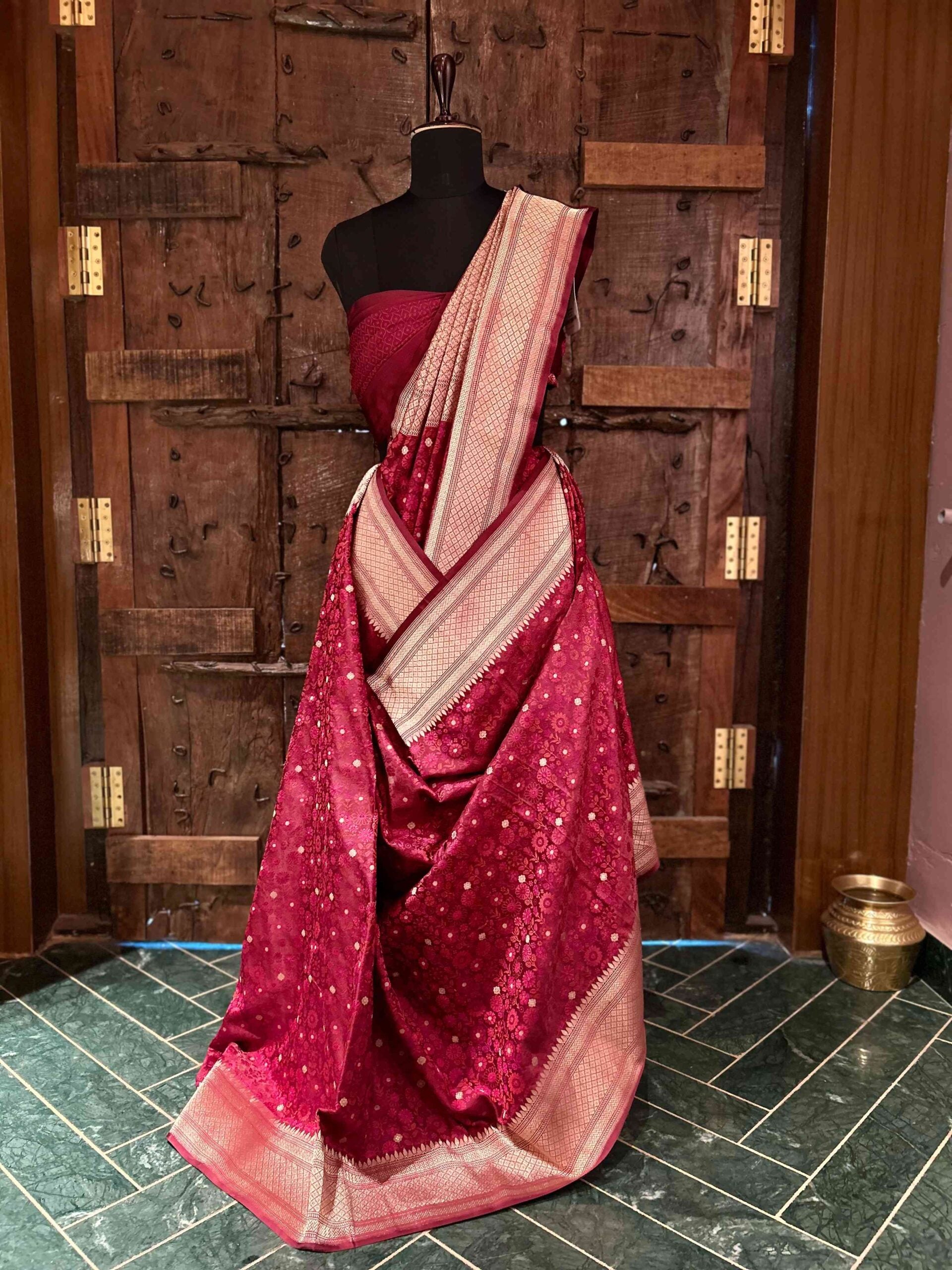 Maroon Tanchoi Benaras Silk Saree Floral Paisley Rose Gold Weave