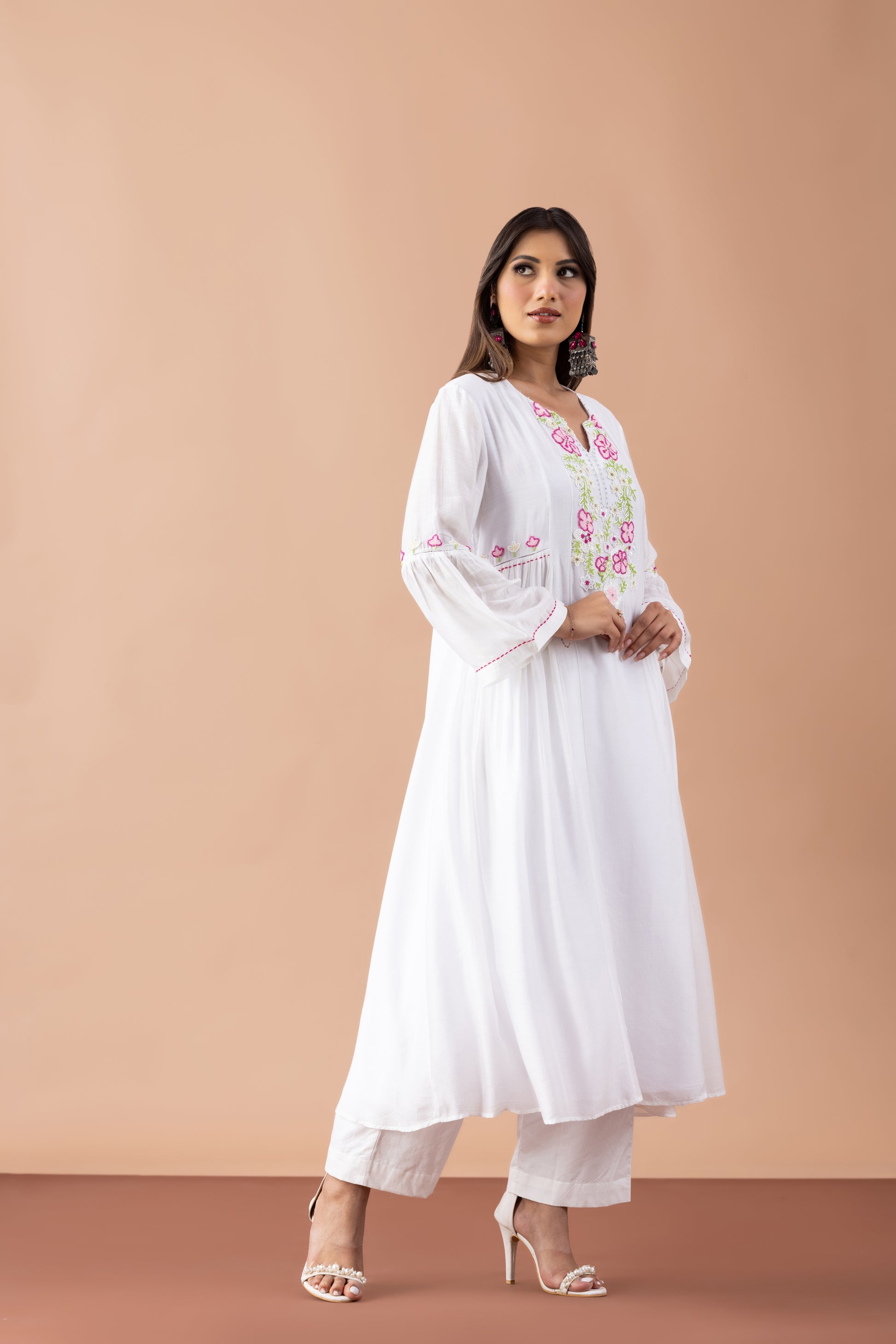 Parijat White Floral Embroidered Kurta Set