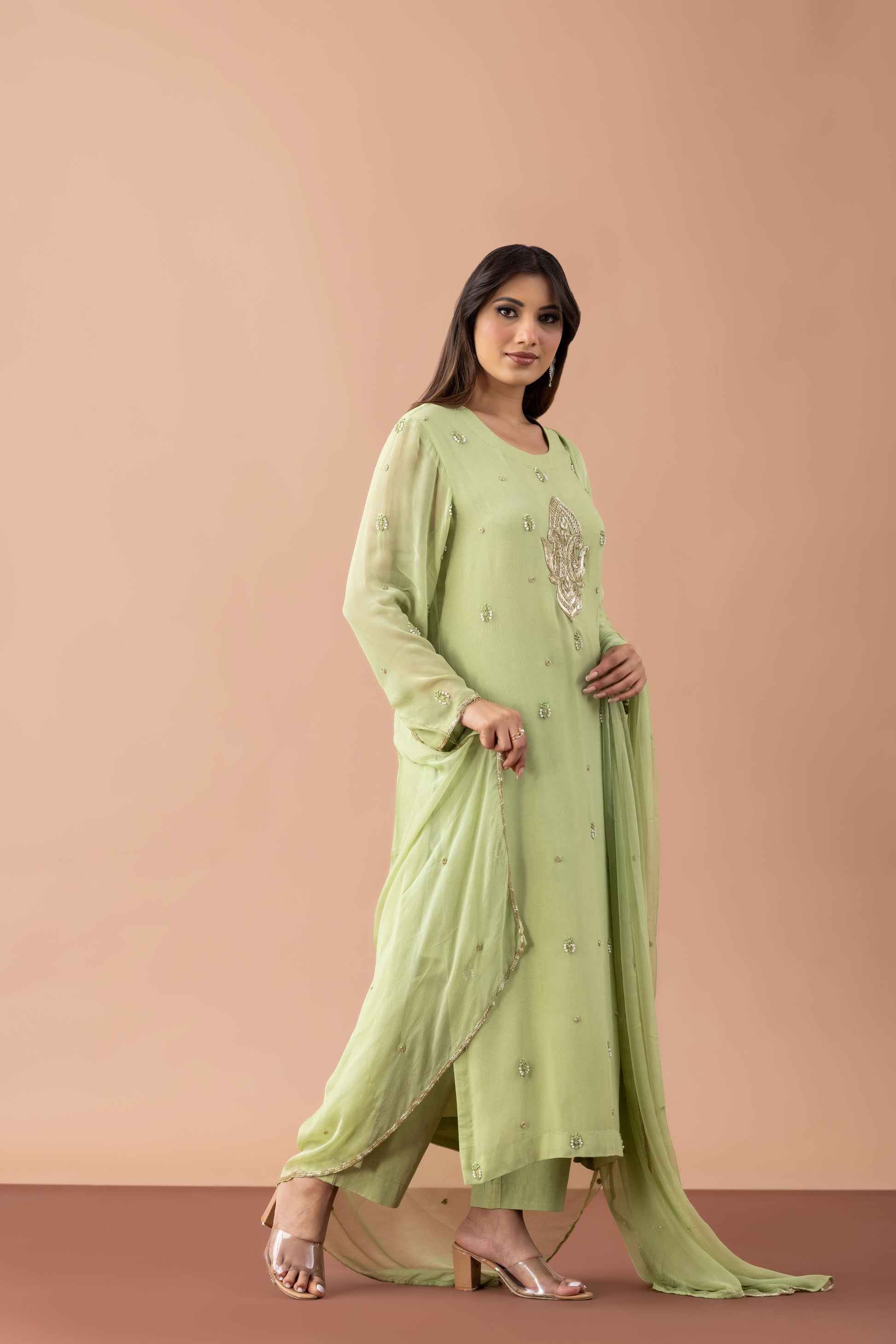 Green Zareen Kurta Set in Georgette with Chiffon Dupatta