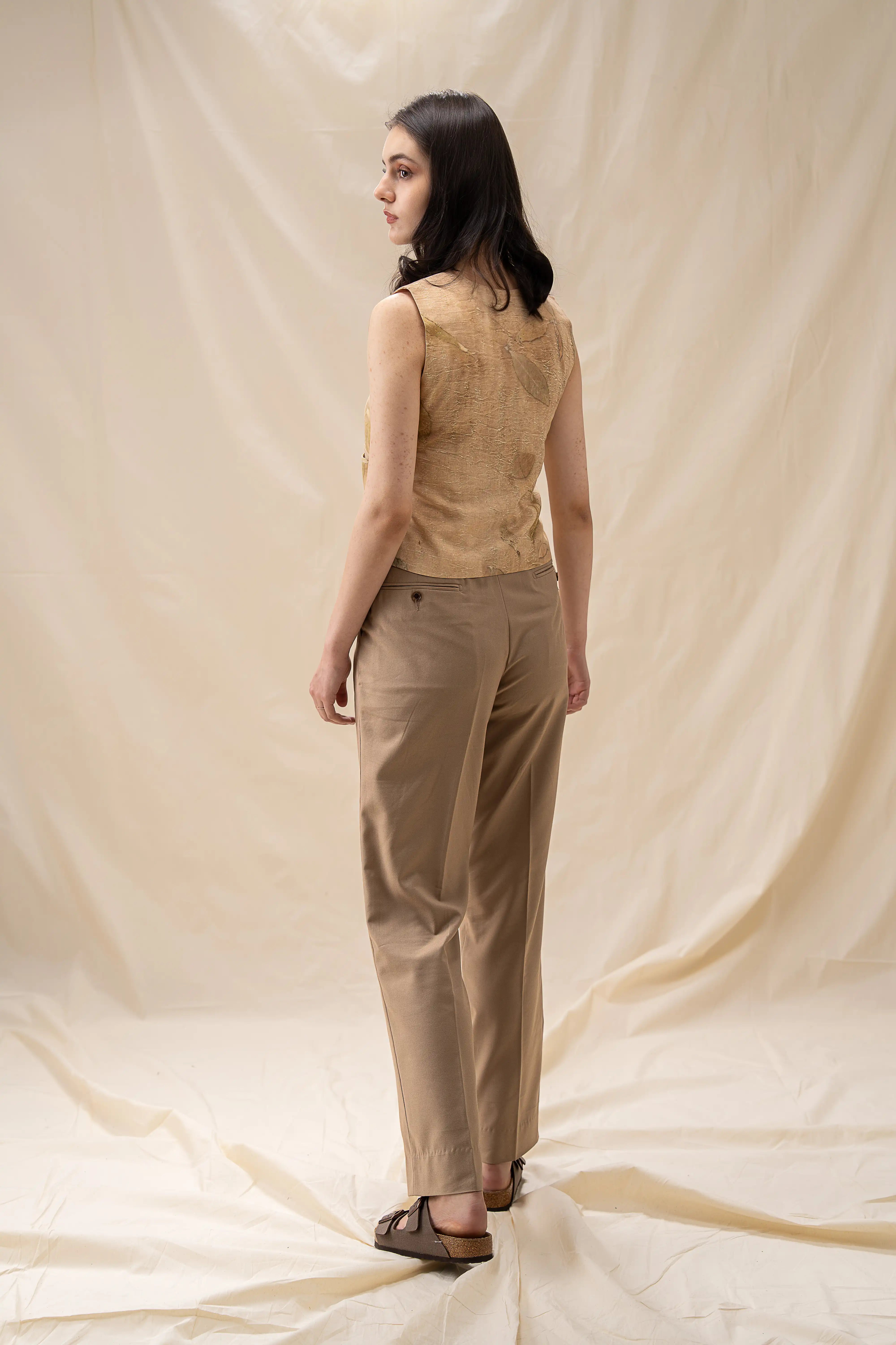 Minimalist Beige Banana Cellulose V-Neck Eco-Print Vest