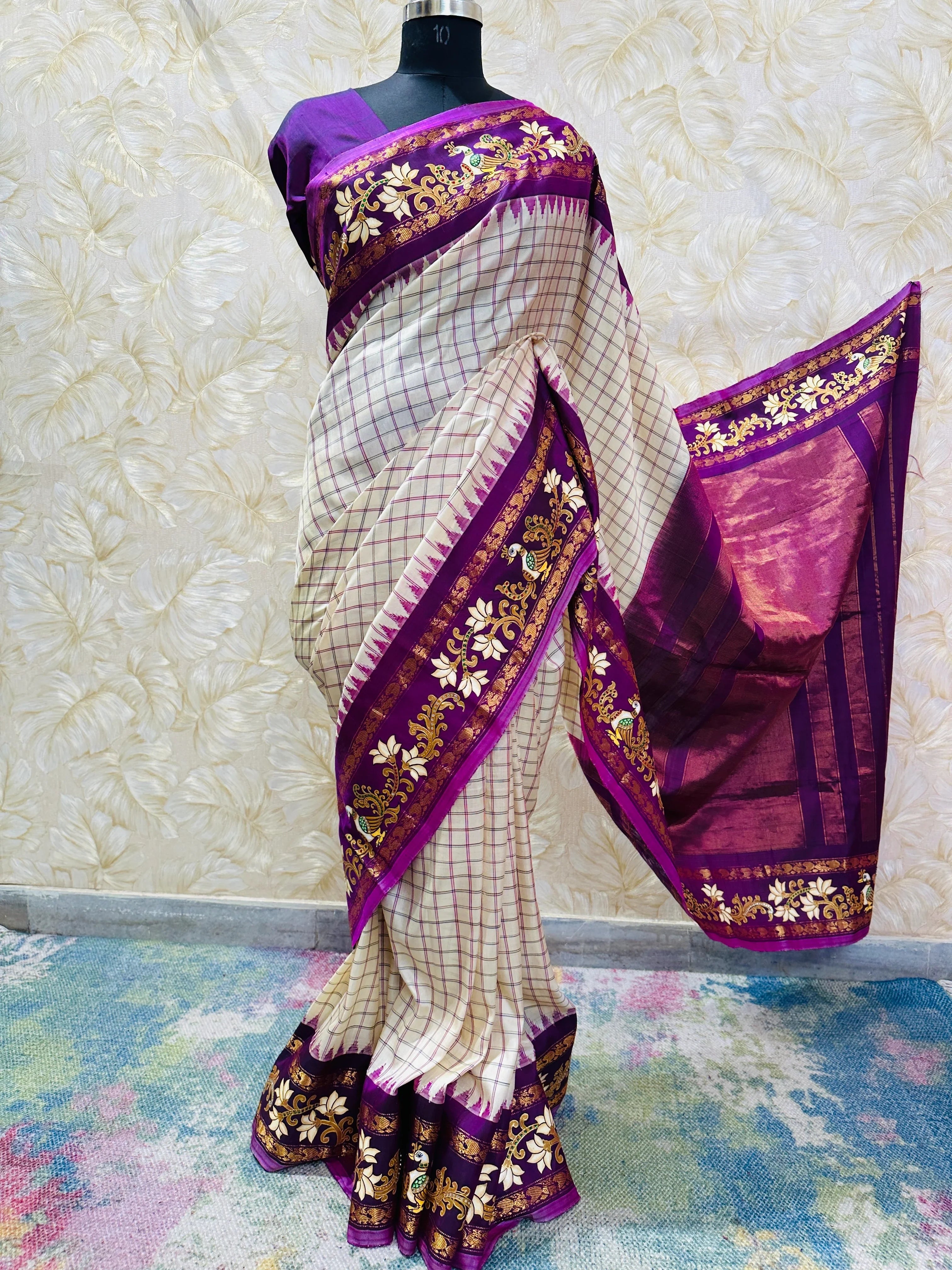 Elegant White Purple Gadwal Silk Tanjore Zari Saree