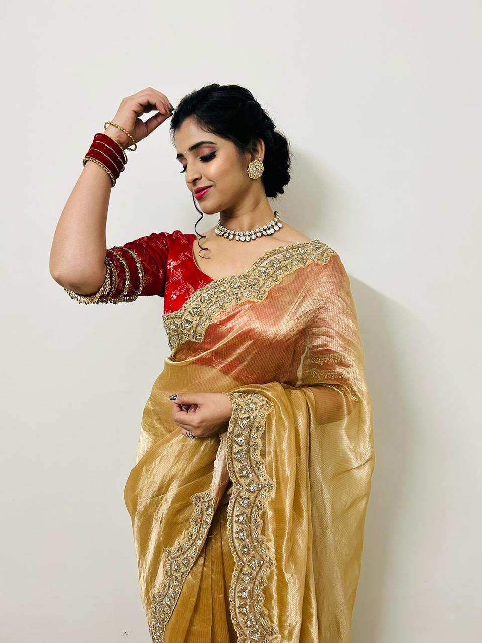 Gold Tissue Saree Zardosi Cutdana Scallop Border Red Banarasi Blouse
