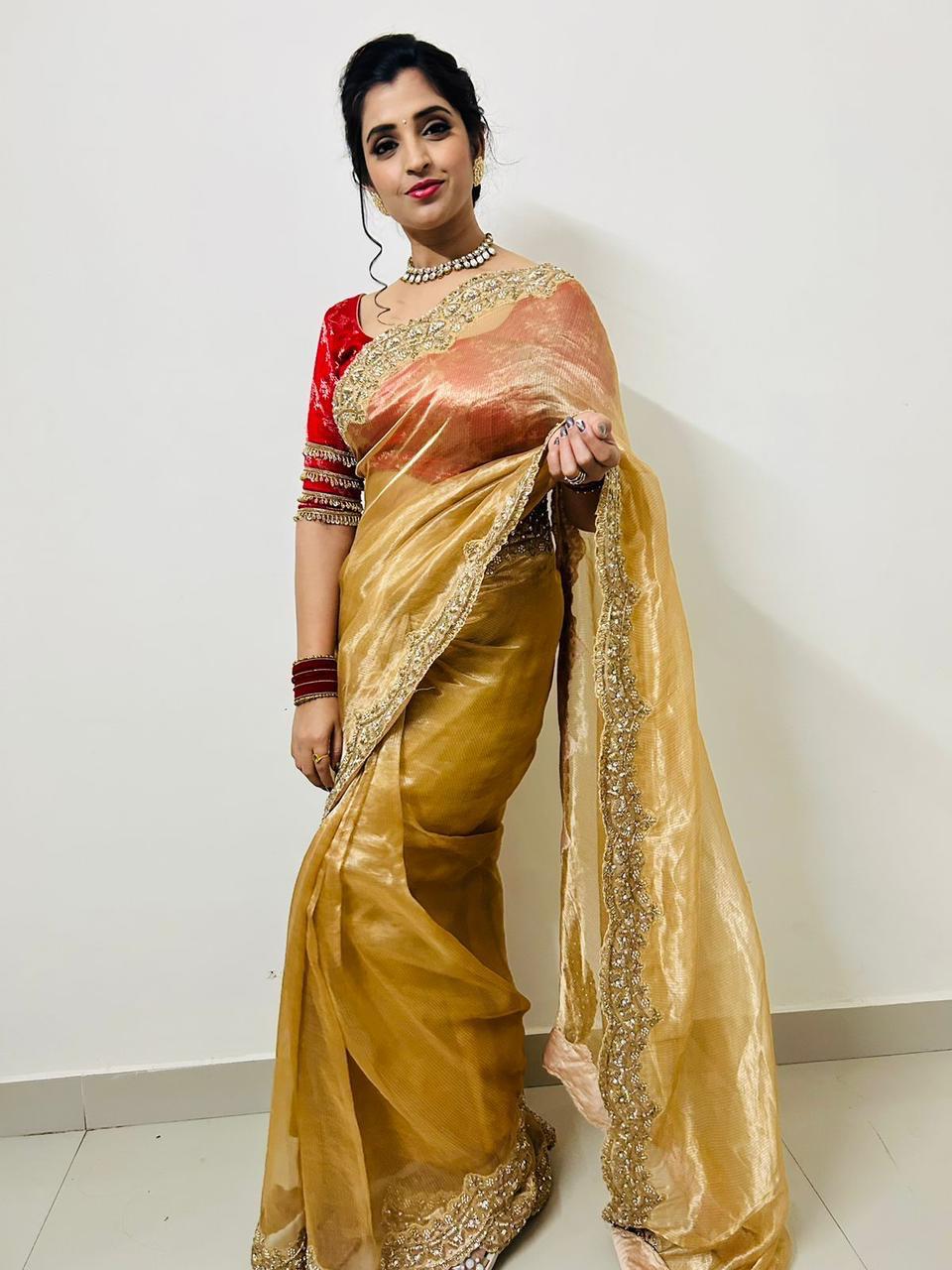 Gold Tissue Saree Zardosi Cutdana Scallop Border Red Banarasi Blouse