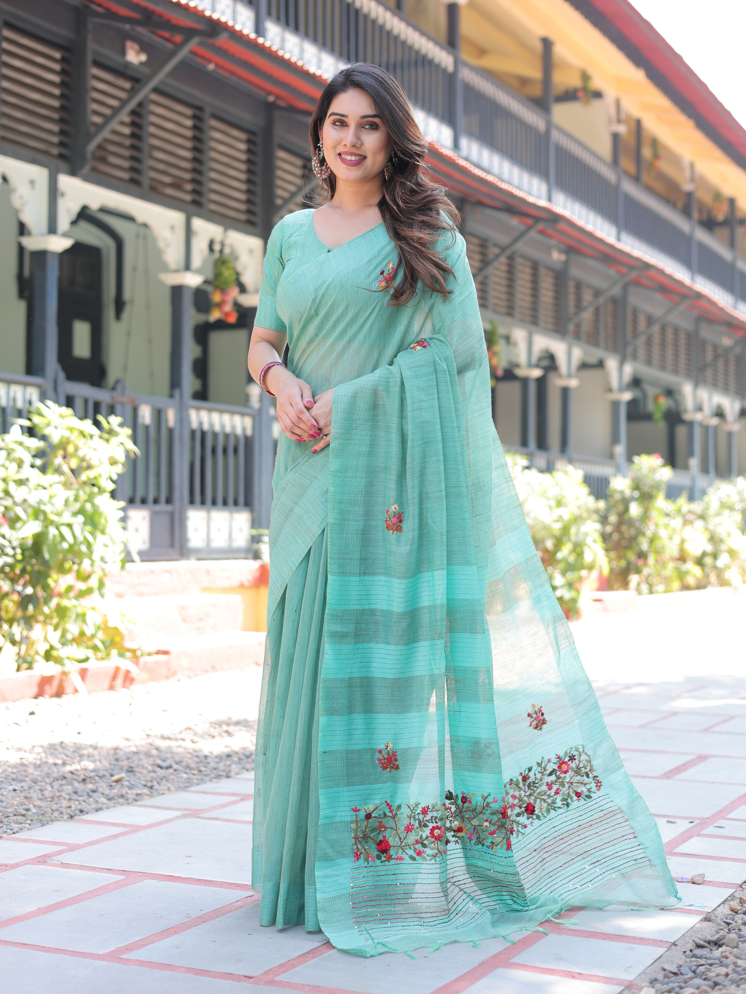 Suman Linen Hand Embroidery Saree