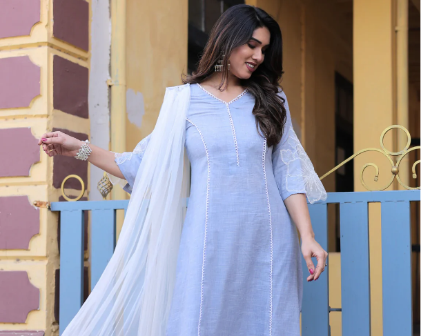 5+ Must-Have Outfits for the Indian Working Woman
