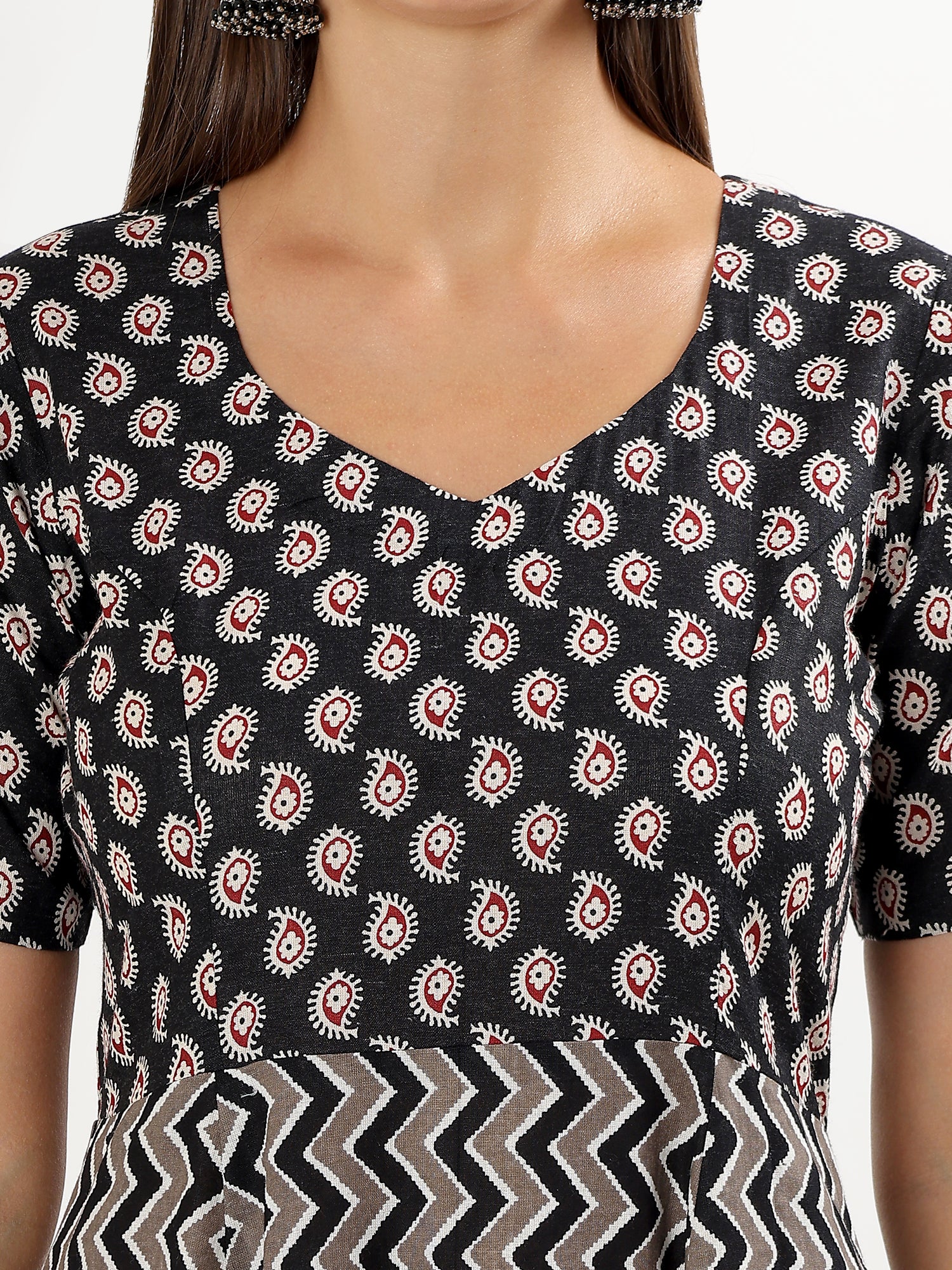 Chic Black & White Geometric Cotton Summer Dress