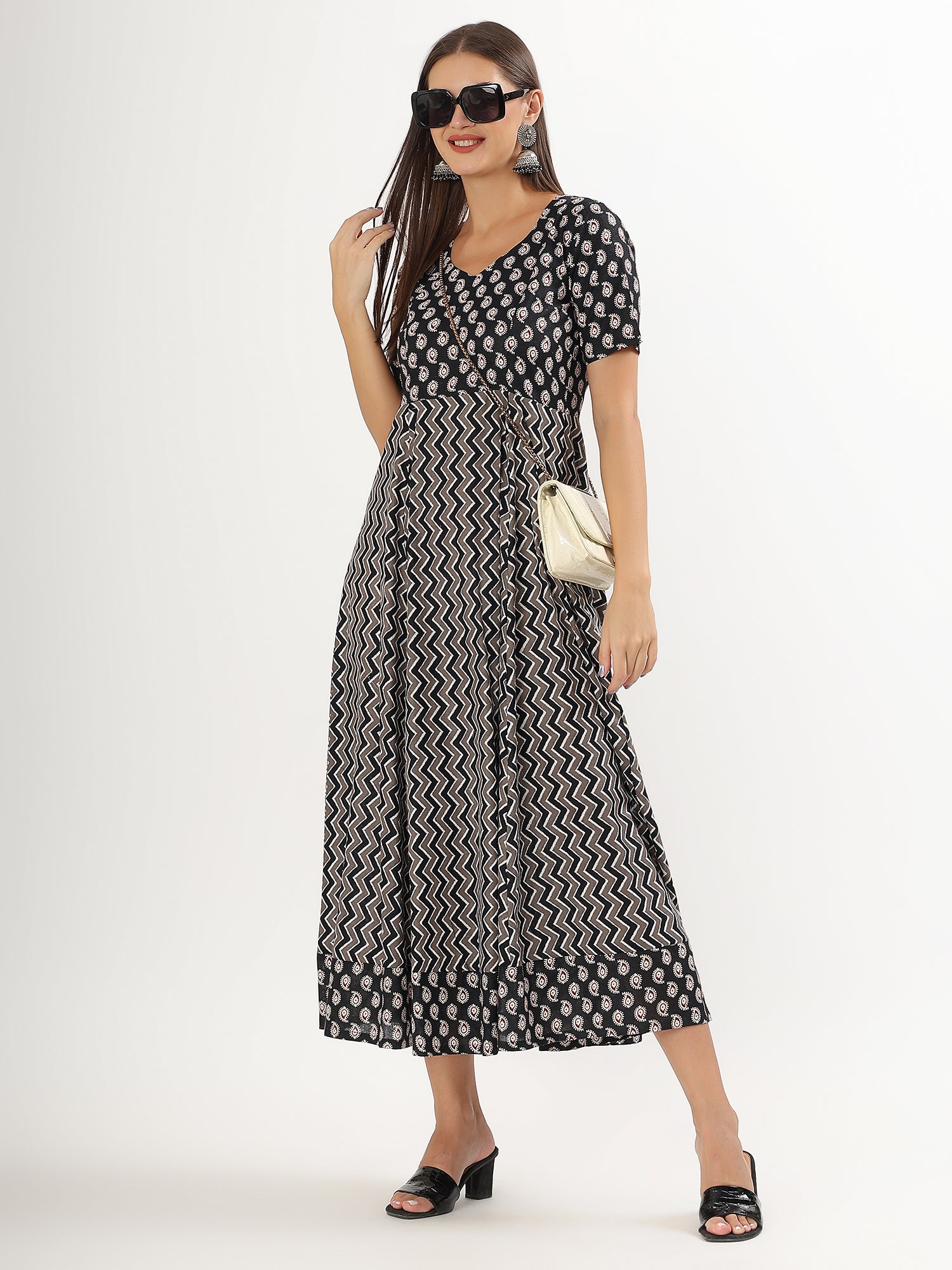 Chic Black & White Geometric Cotton Summer Dress