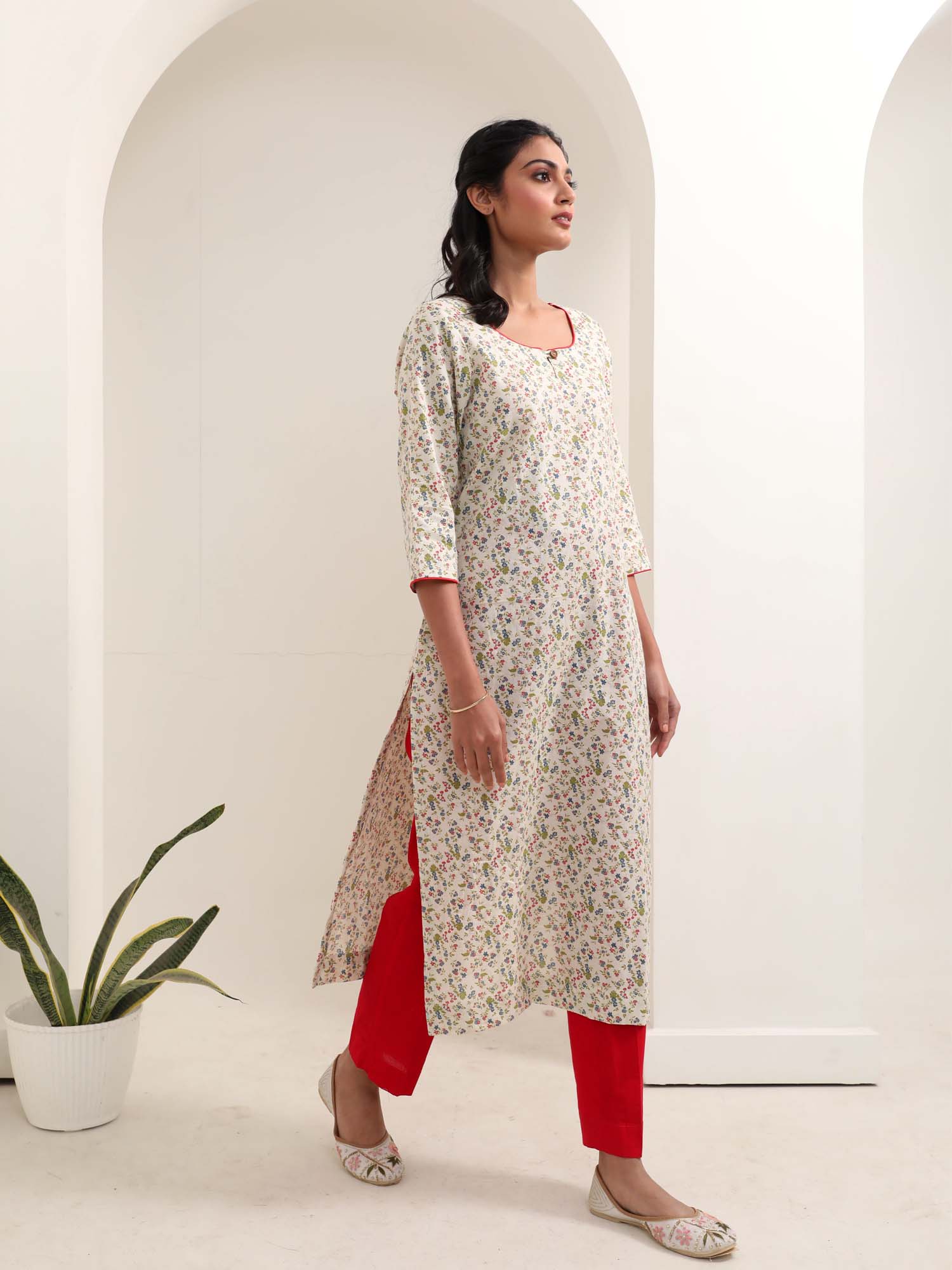 Versatile White Red Cotton Floral Print Kurta Pant Set - Ruhani