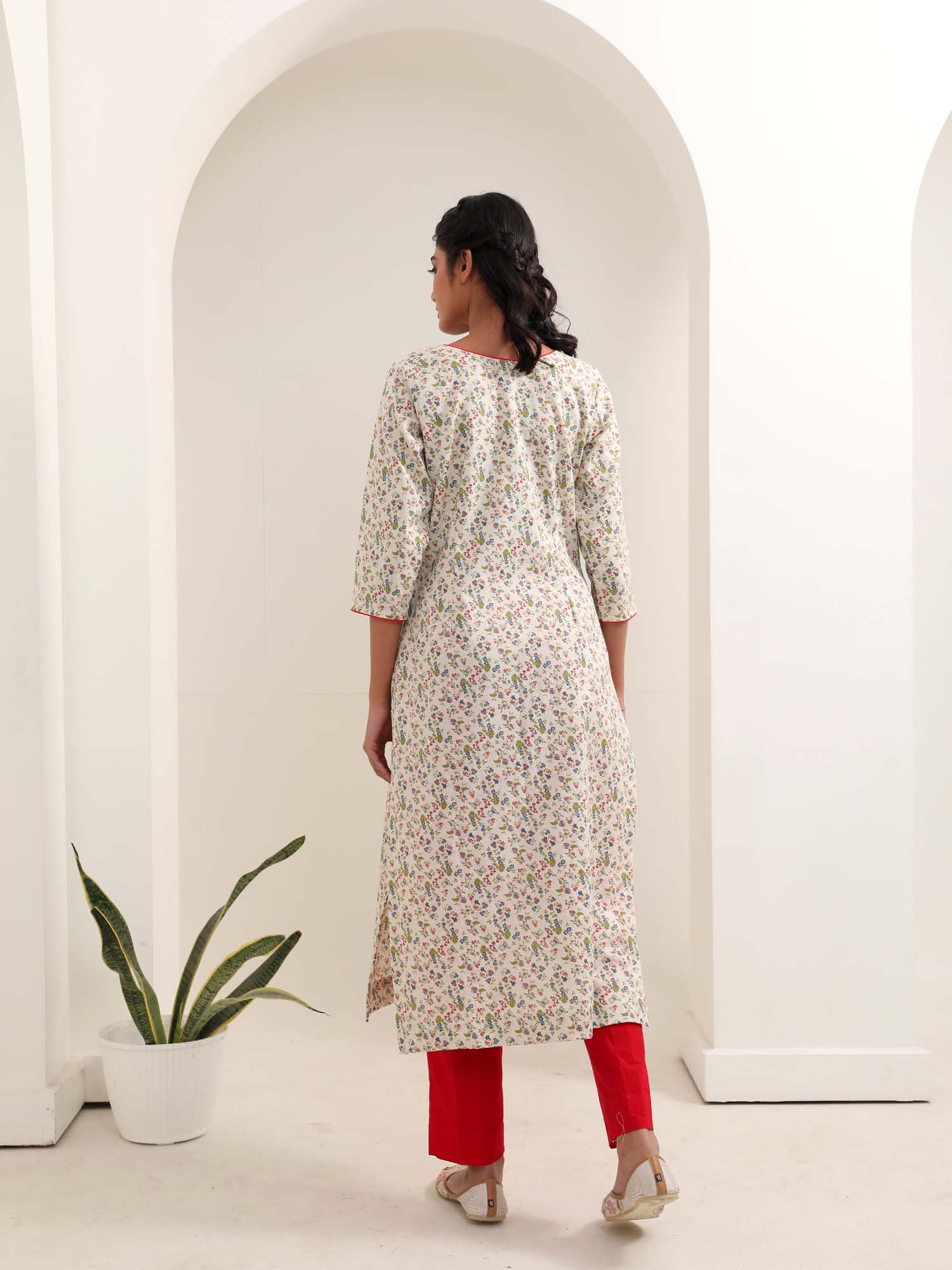 Versatile White Red Cotton Floral Print Kurta Pant Set - Ruhani
