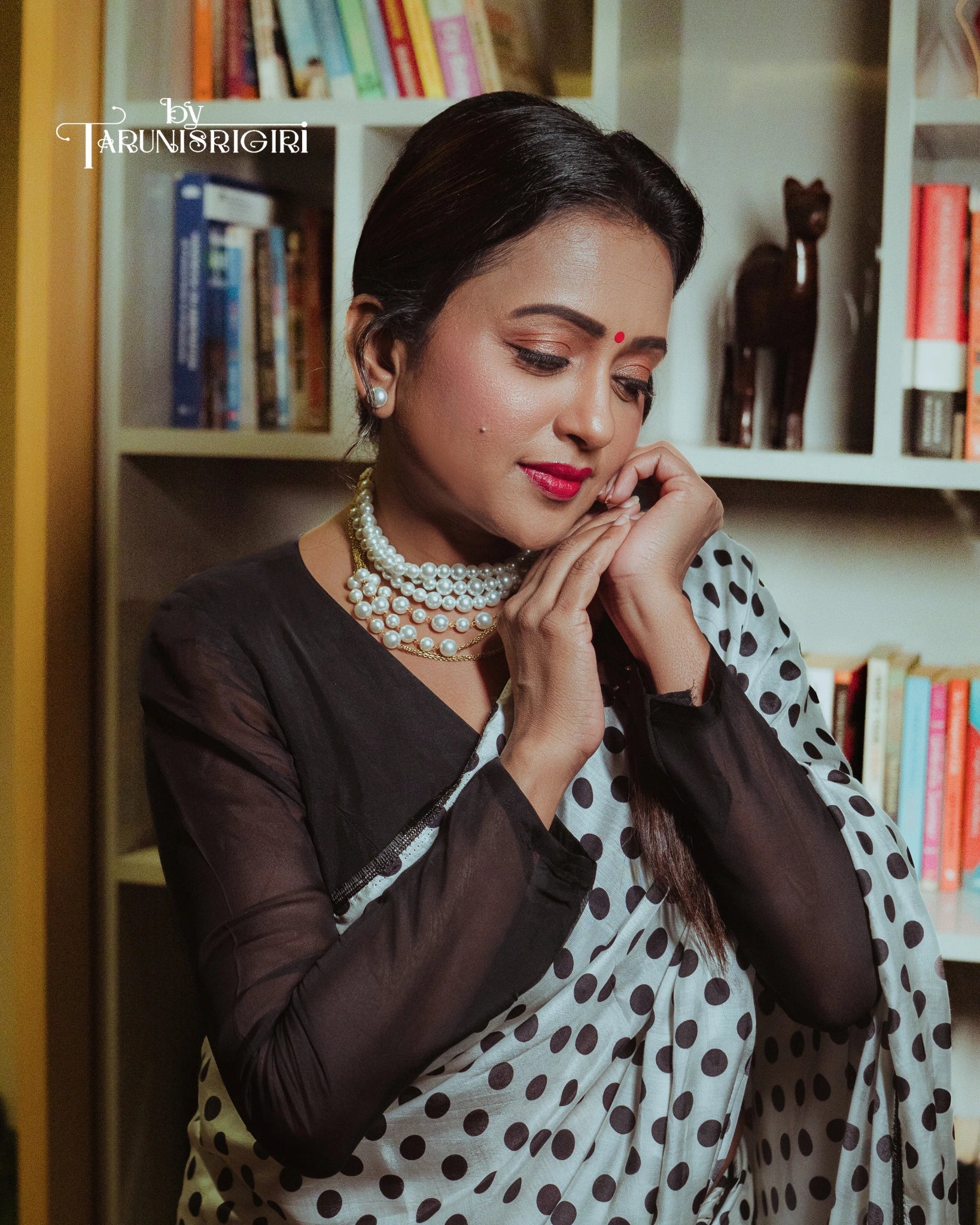 Chic White Black Polka Dot Muslin Geometric Print Saree