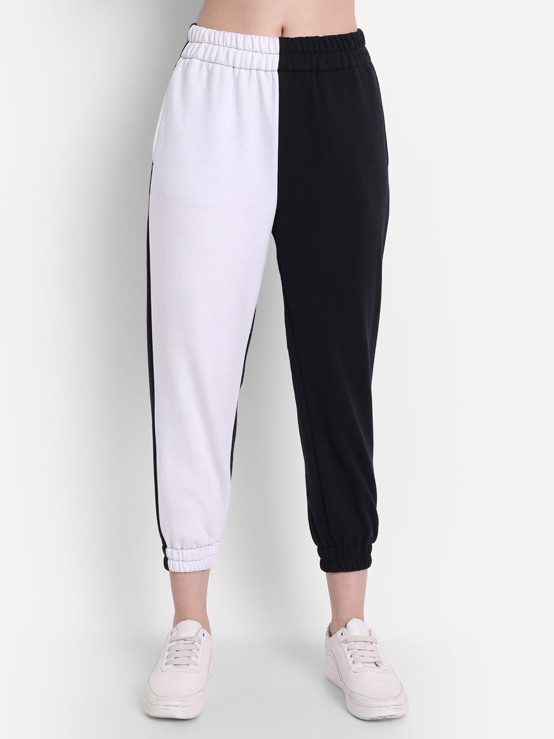 Stylish Black White Fleece Monochrome Heart Coord Set