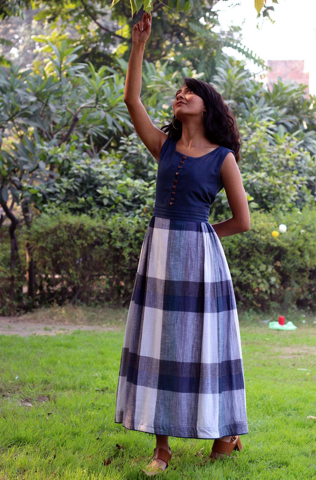 Versatile Blue White Cotton Chambray Maxi Dress - Aurora