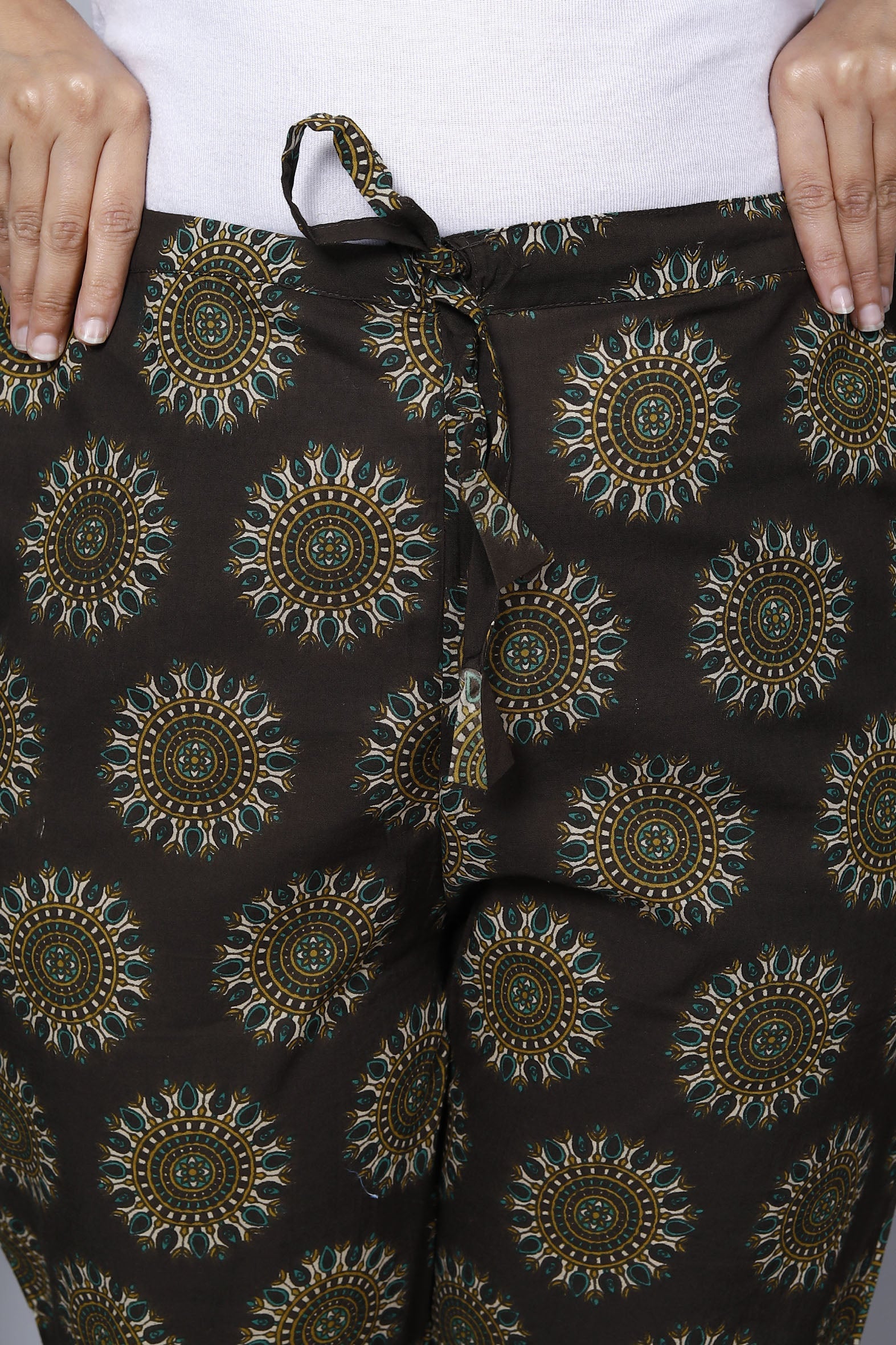 Classic Black Cotton Printed Ankle Length Pant