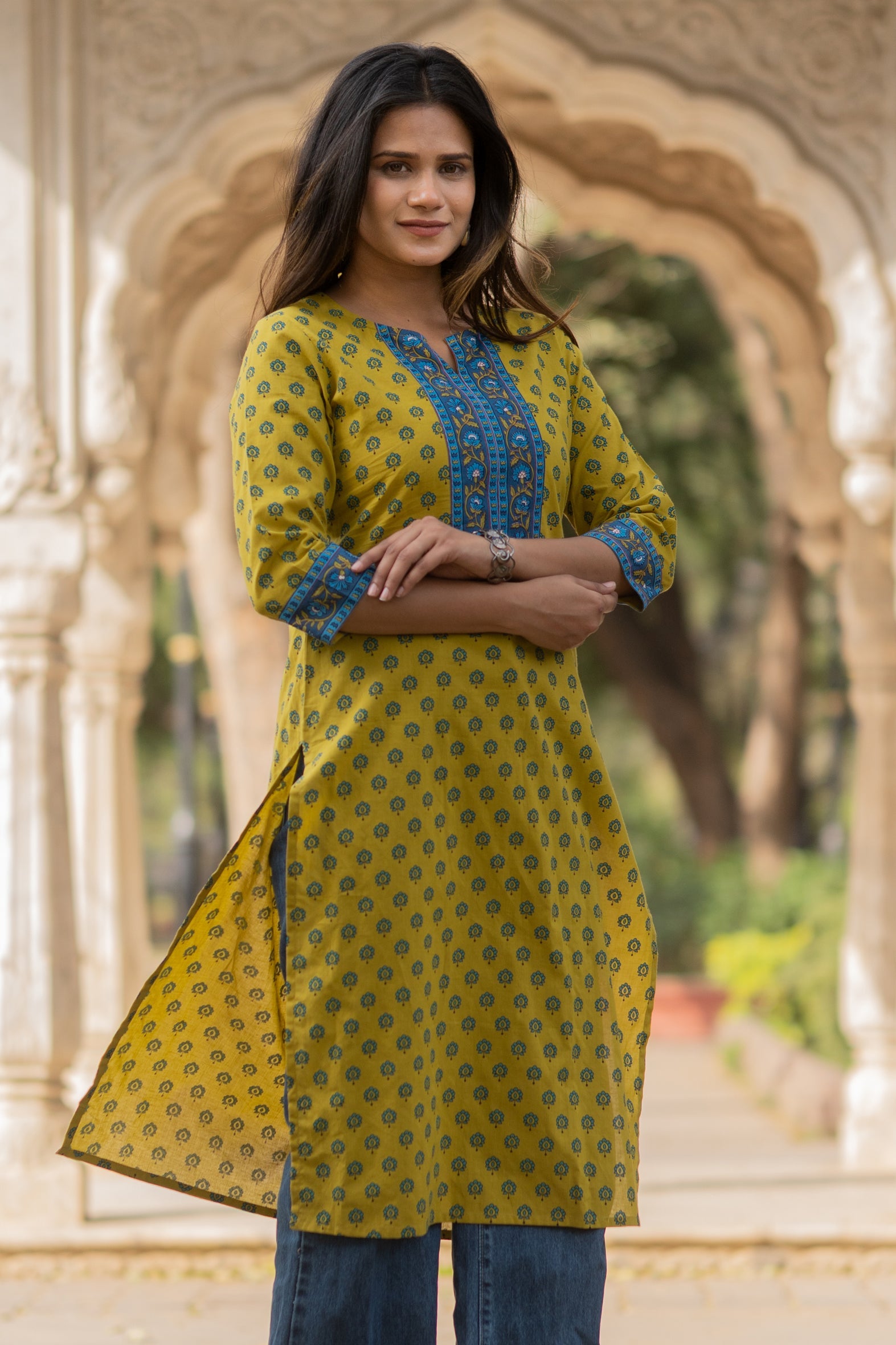 Green Barik Butti Printed Cotton Straight Kurta