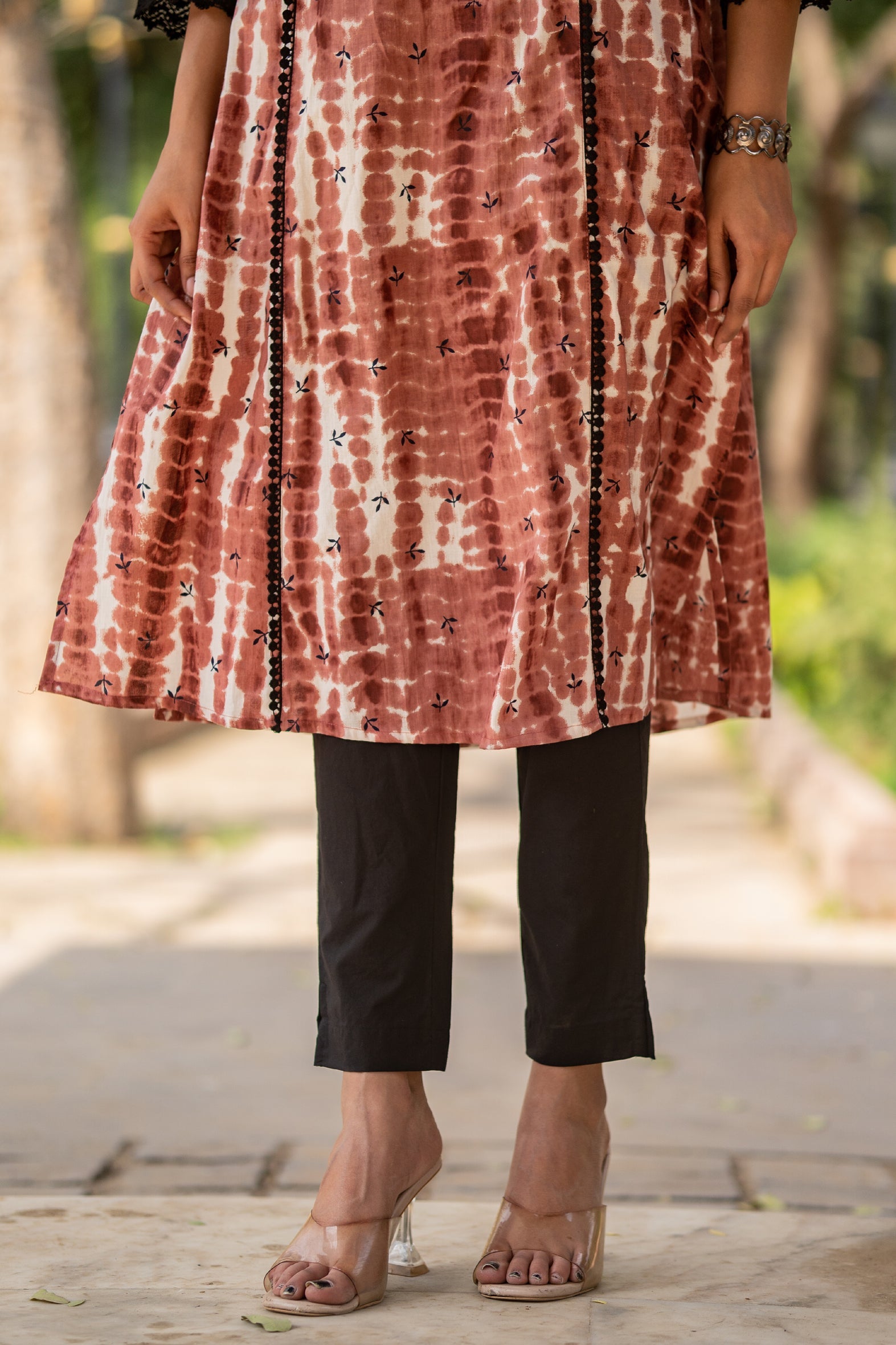 Maroon Tie Dye Spiral Print Cotton Kurta Pants Set