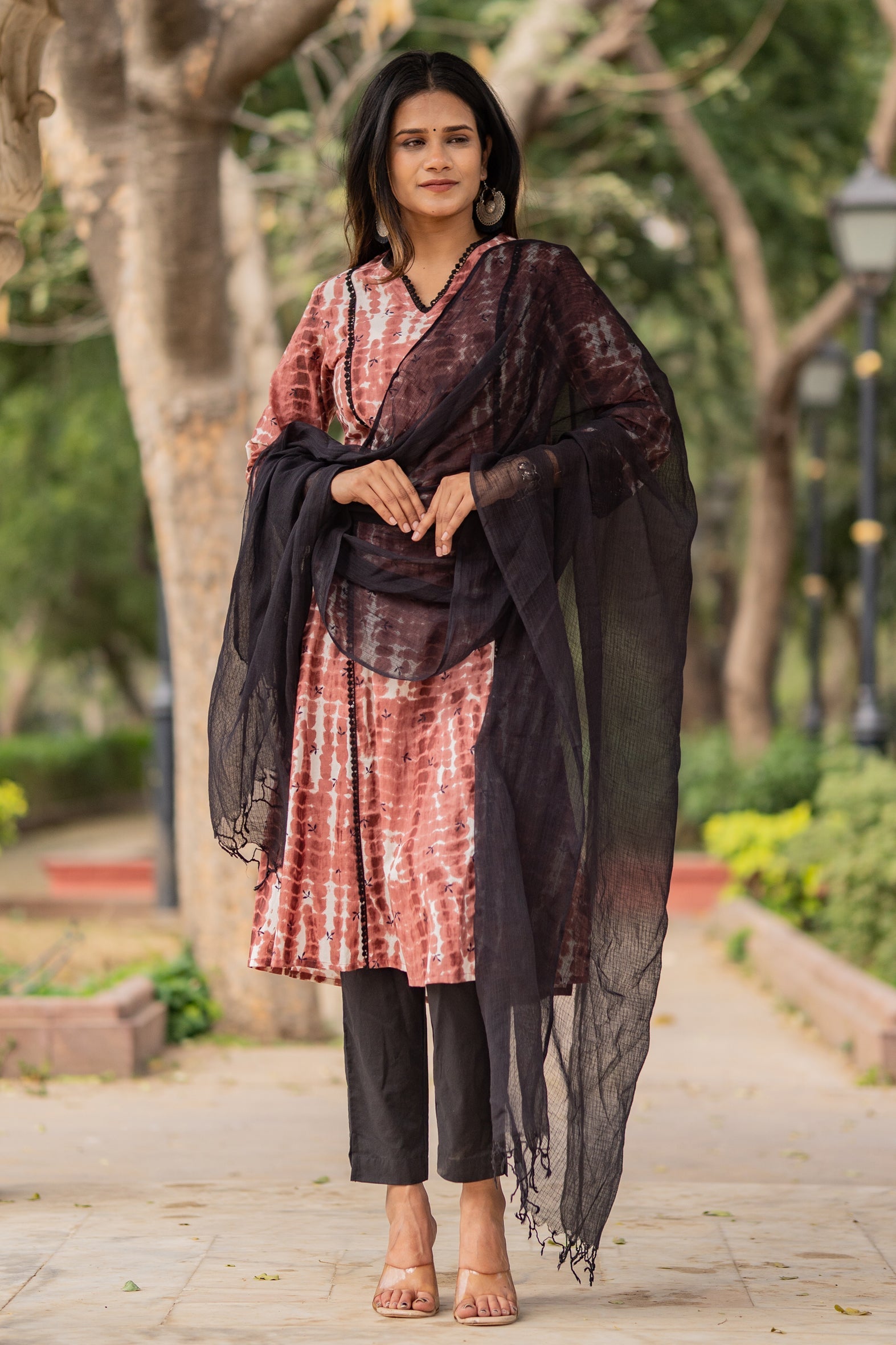 Maroon Tie Dye Shibori Print Cotton Kurta Pants Dupatta Set