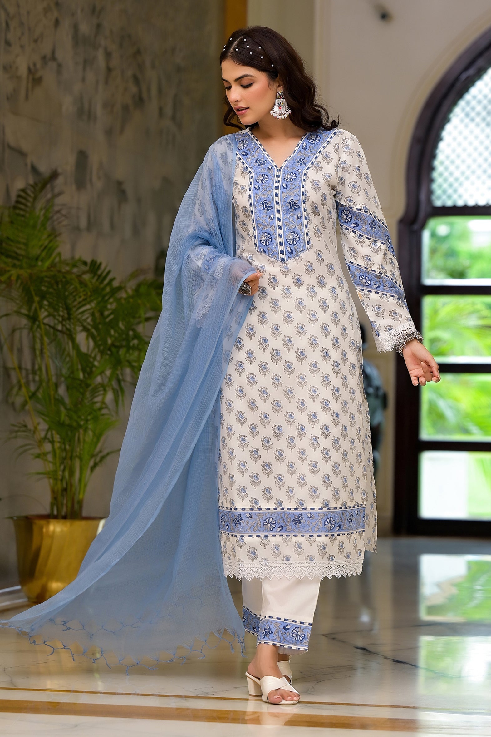 Blue and White Cotton Mughal Floral Block Printed Kurta Pant Set With Dupatta