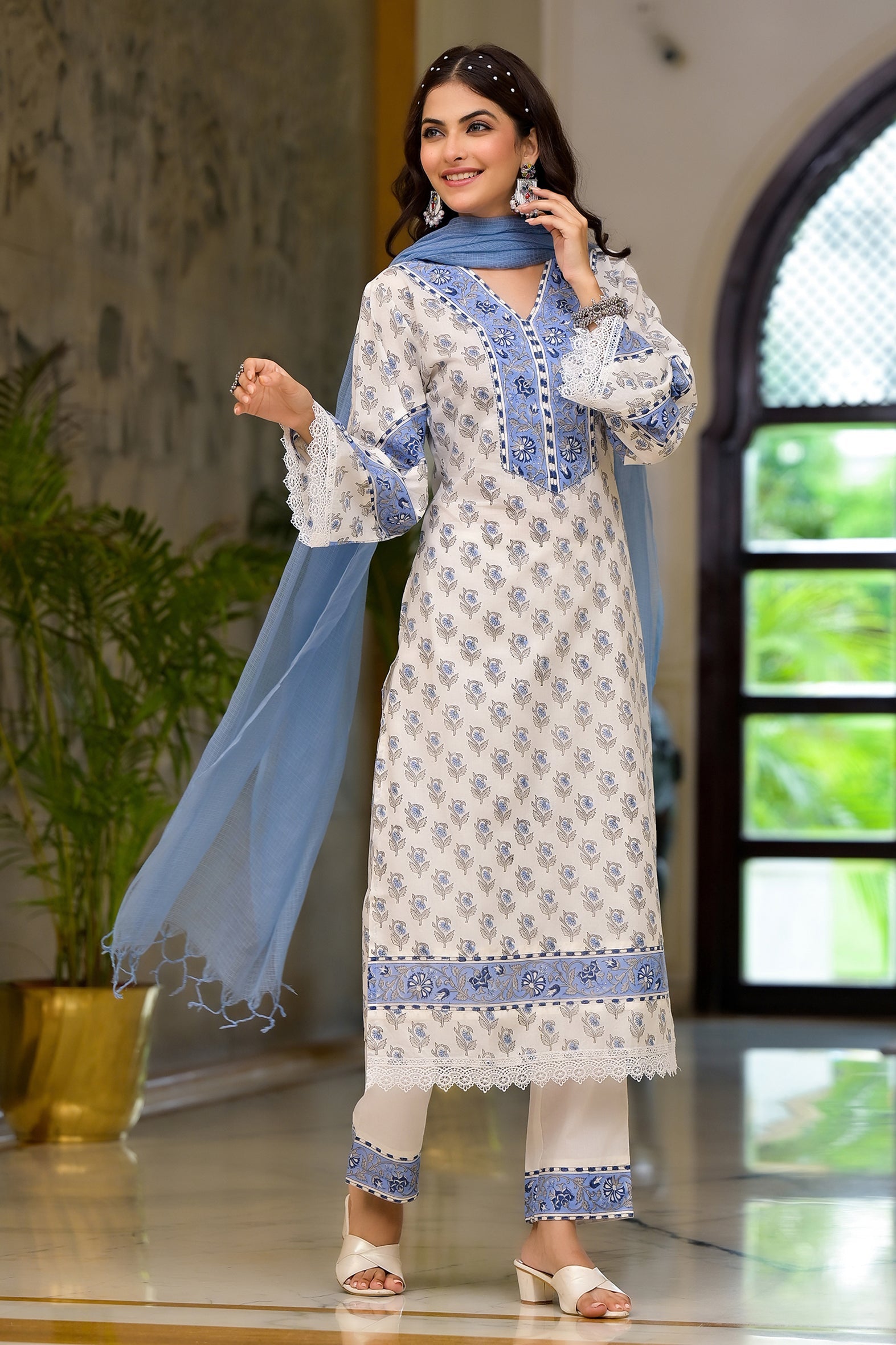 Blue and White Cotton Mughal Floral Block Printed Kurta Pant Set With Dupatta