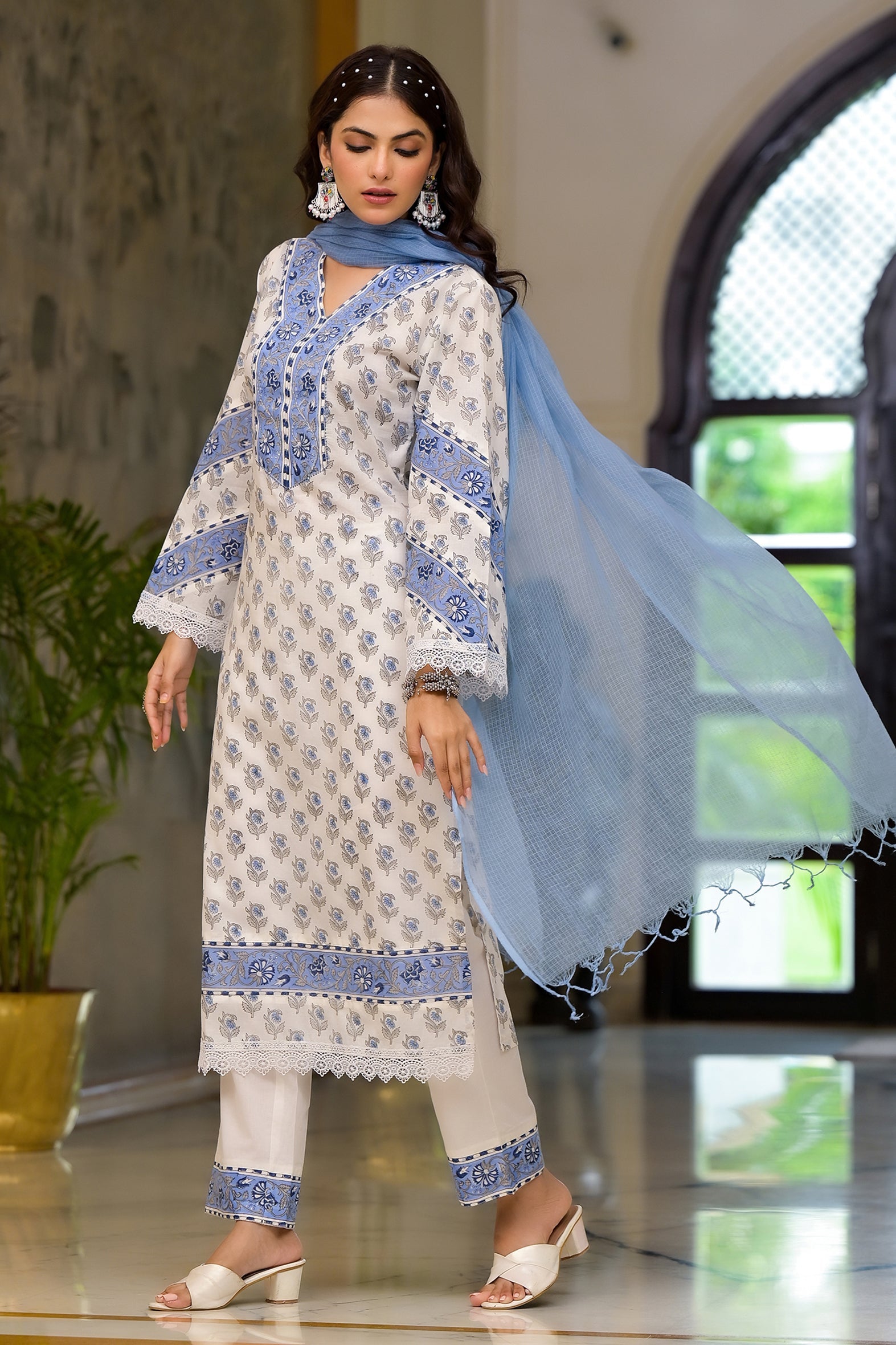 Blue and White Cotton Mughal Floral Block Printed Kurta Pant Set With Dupatta
