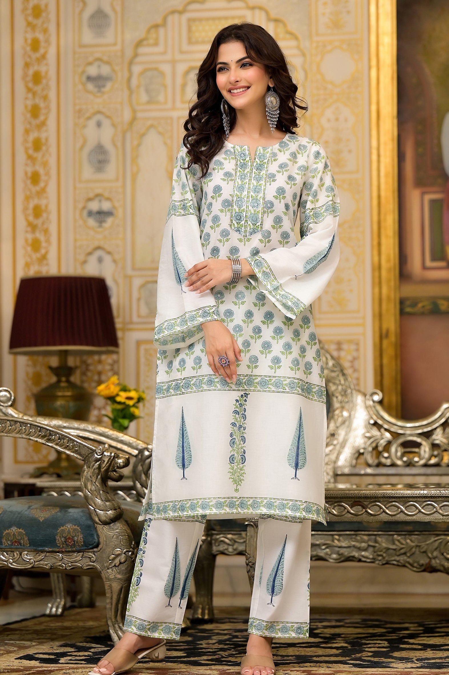 White Cotton Mughal Blue Floral Block Printed Kurta Pant Set With Dupatta