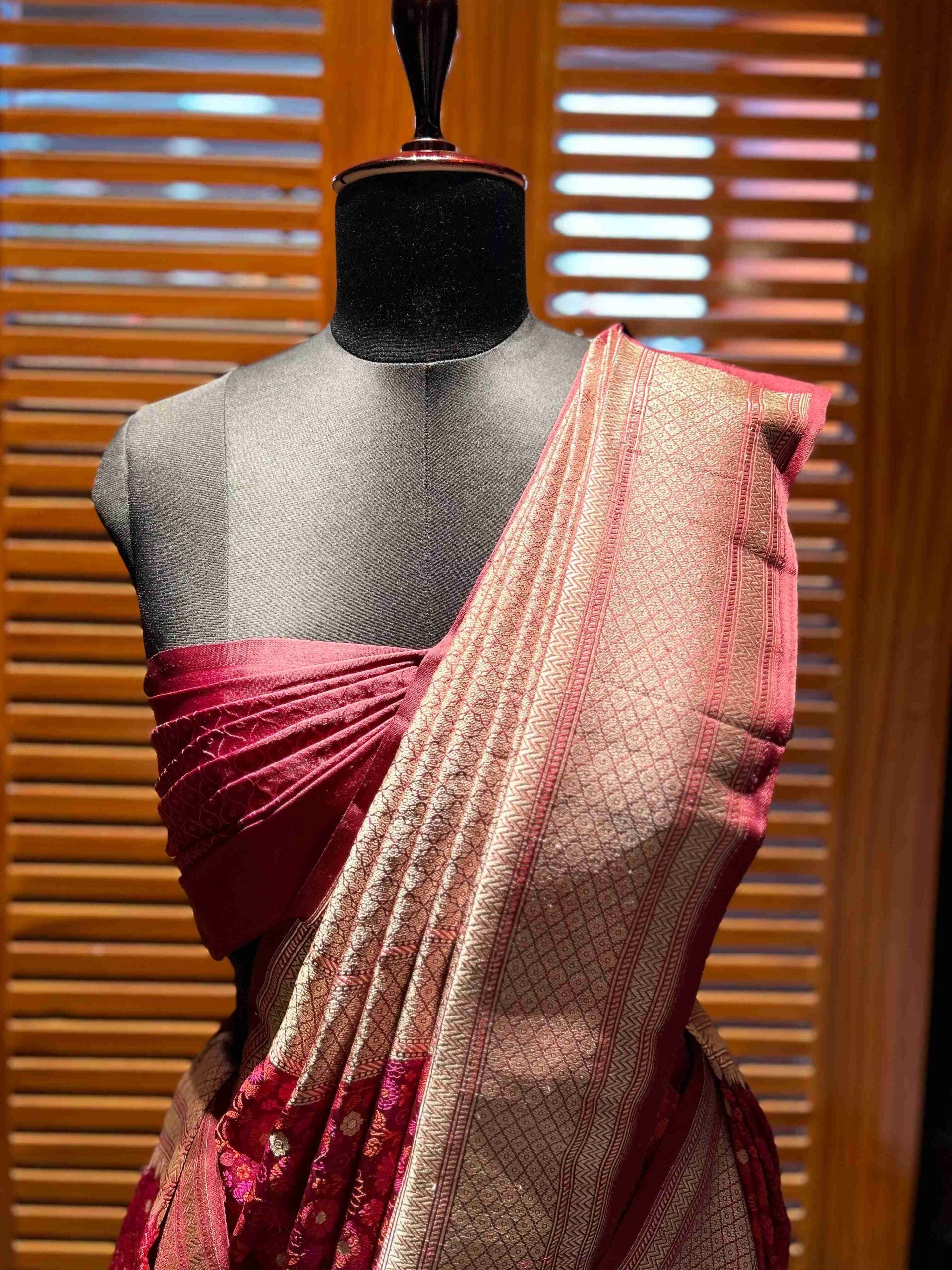 Maroon Tanchoi Benaras Silk Saree Floral Paisley Rose Gold Weave