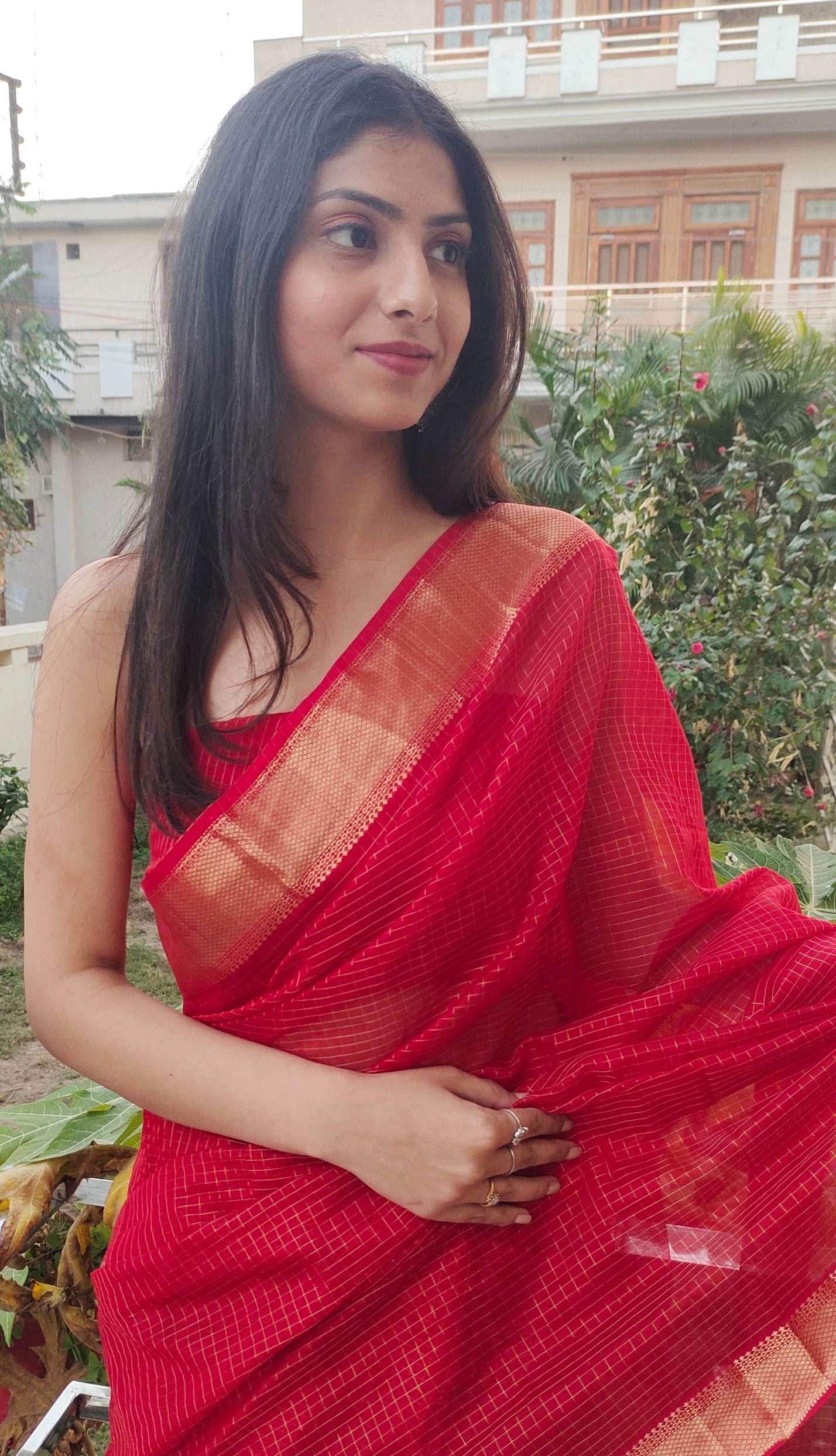 Sophisticated Red Crimson Maheshwari Silk Saree Gold Zari Geometric