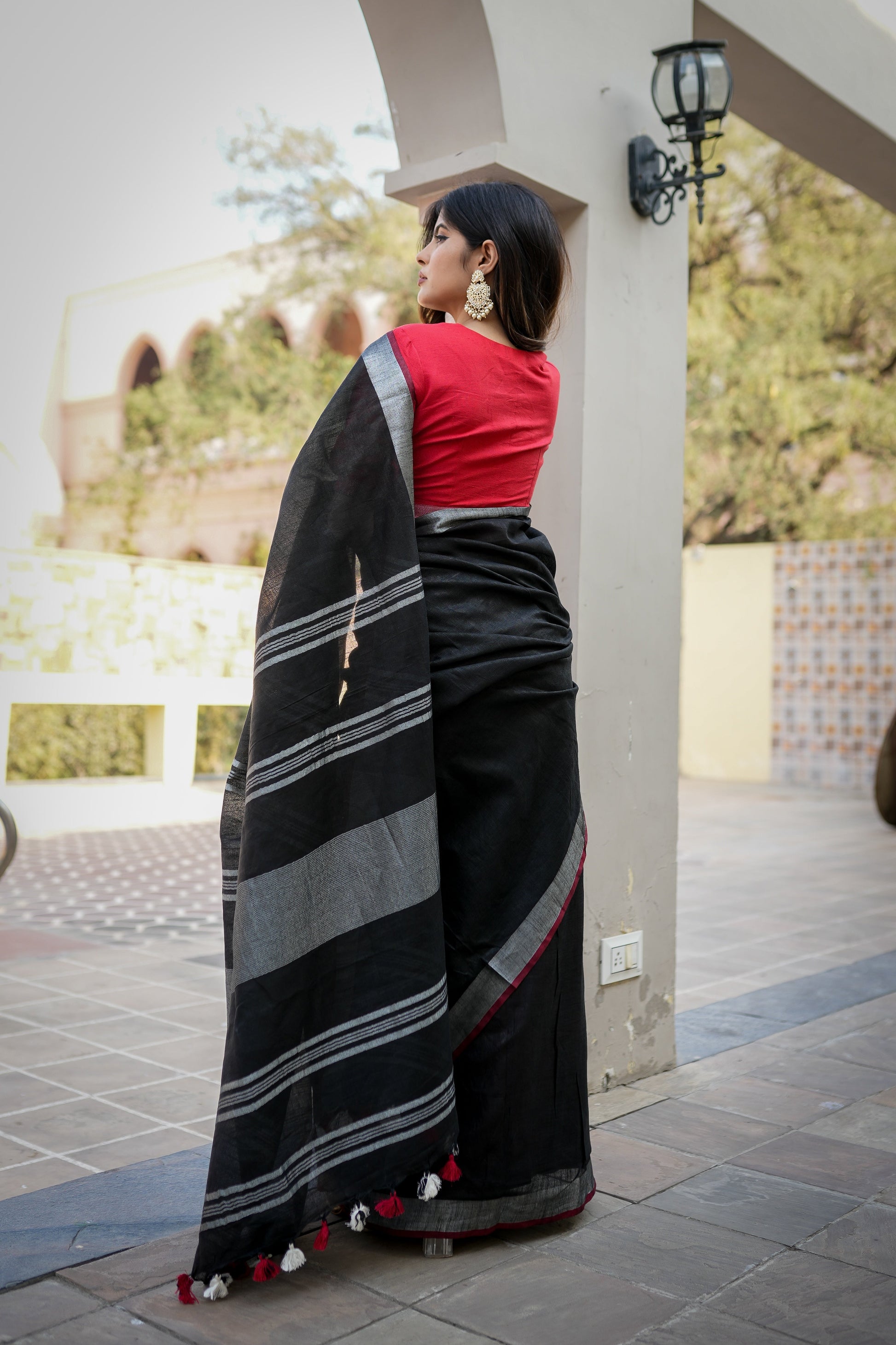 Luxurious Black Linen Blend Saree - Elegant & Stylish