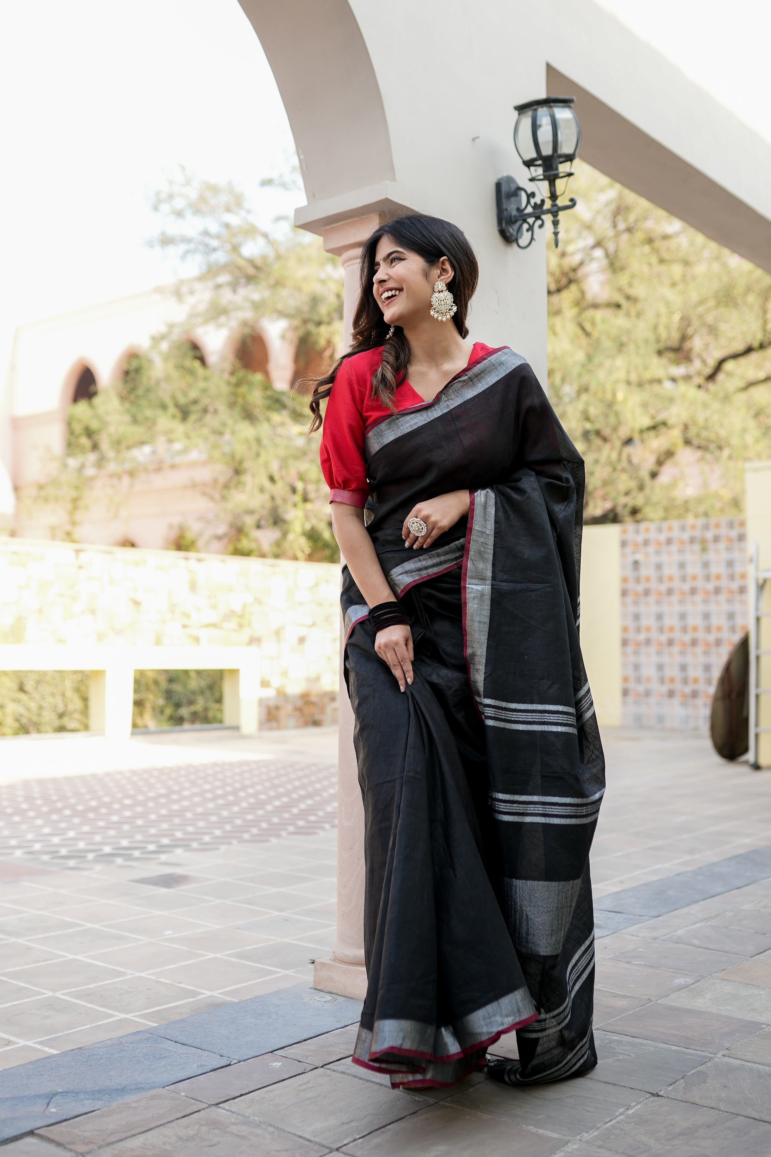 Luxurious Black Linen Blend Saree - Elegant & Stylish