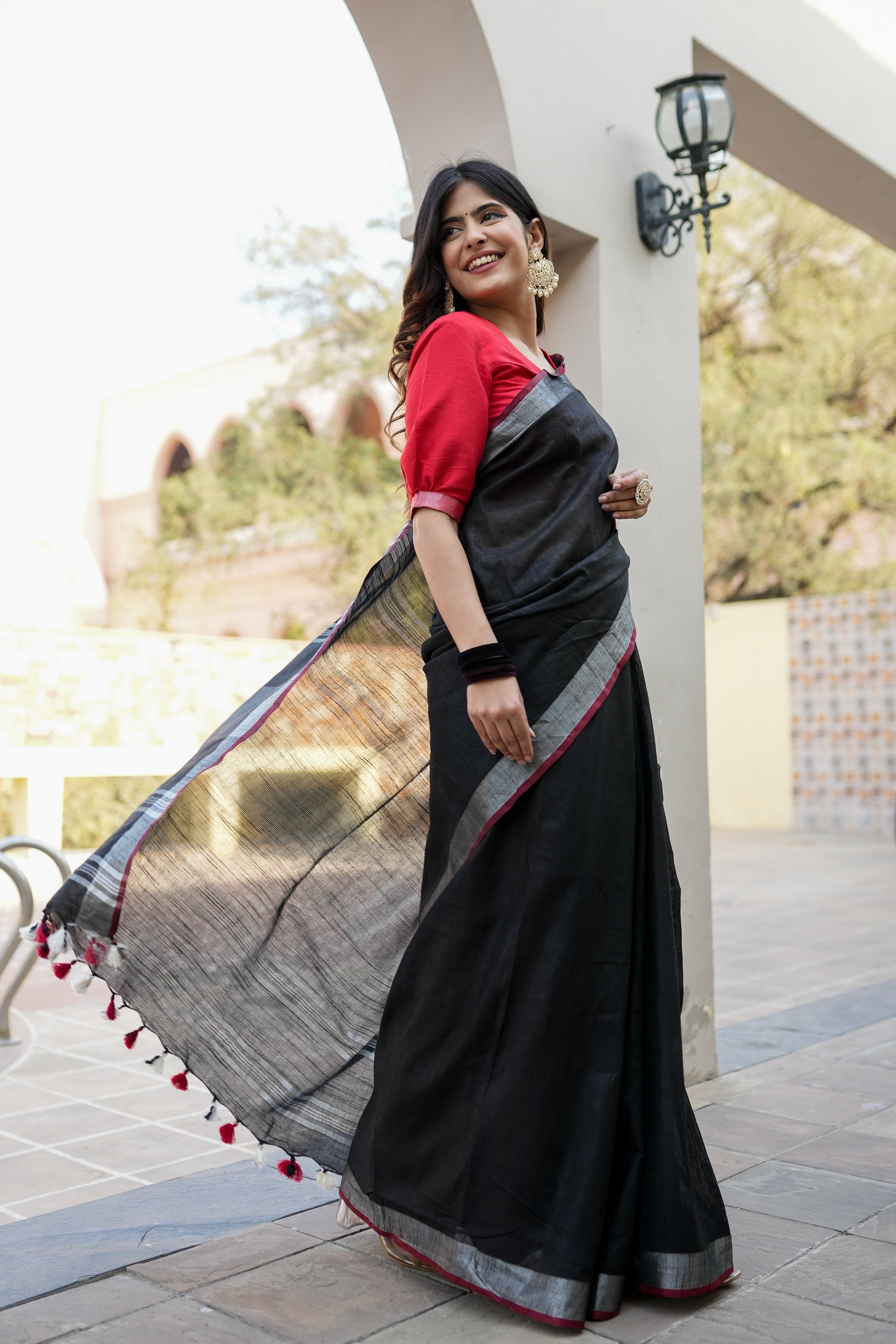 Luxurious Black Linen Blend Saree - Elegant & Stylish