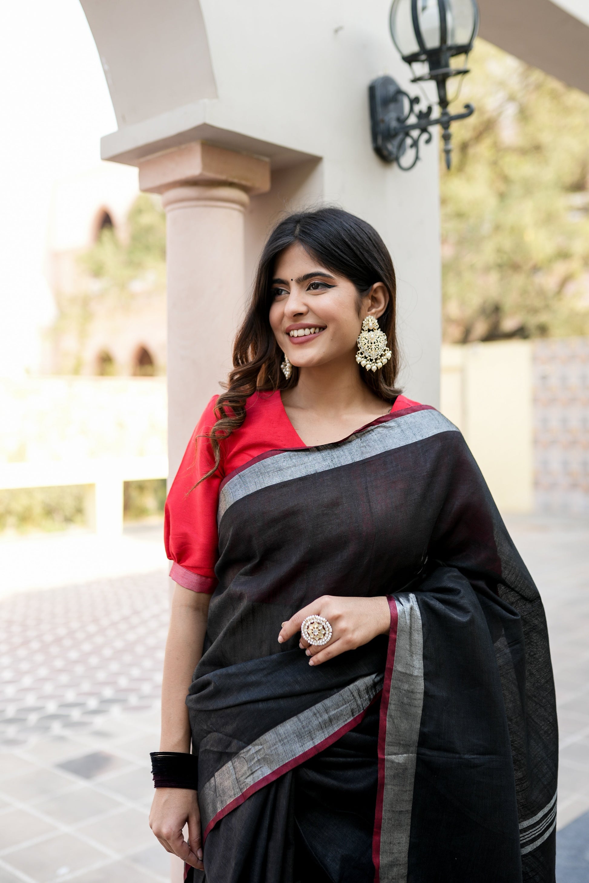 Luxurious Black Linen Blend Saree - Elegant & Stylish
