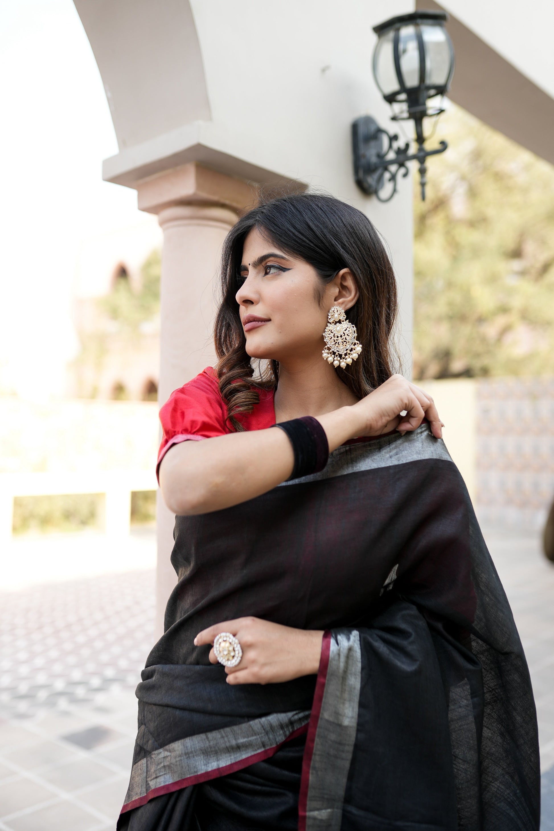 Luxurious Black Linen Blend Saree - Elegant & Stylish