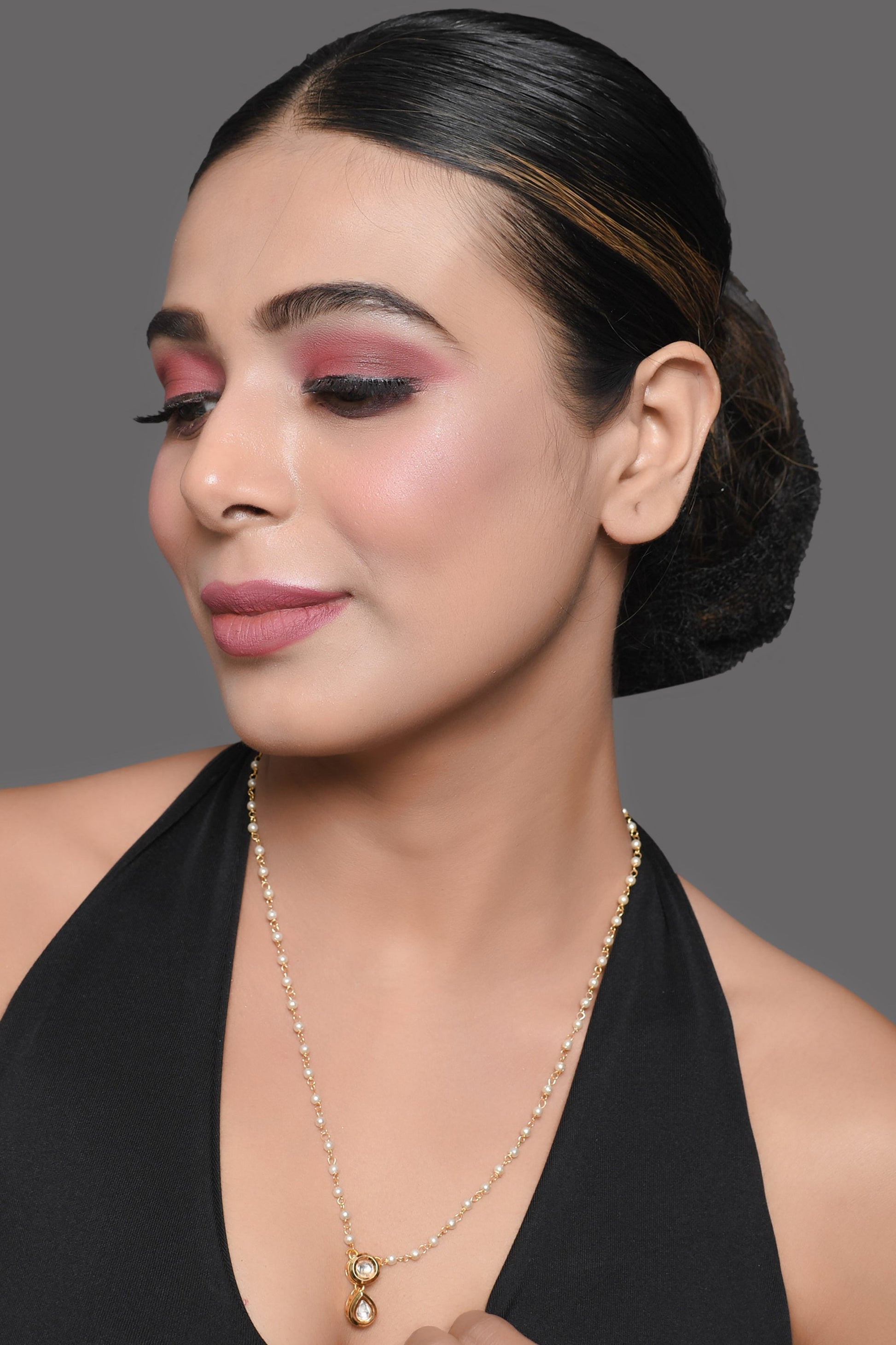 White Gold Tone Light Weight Kundan Necklace