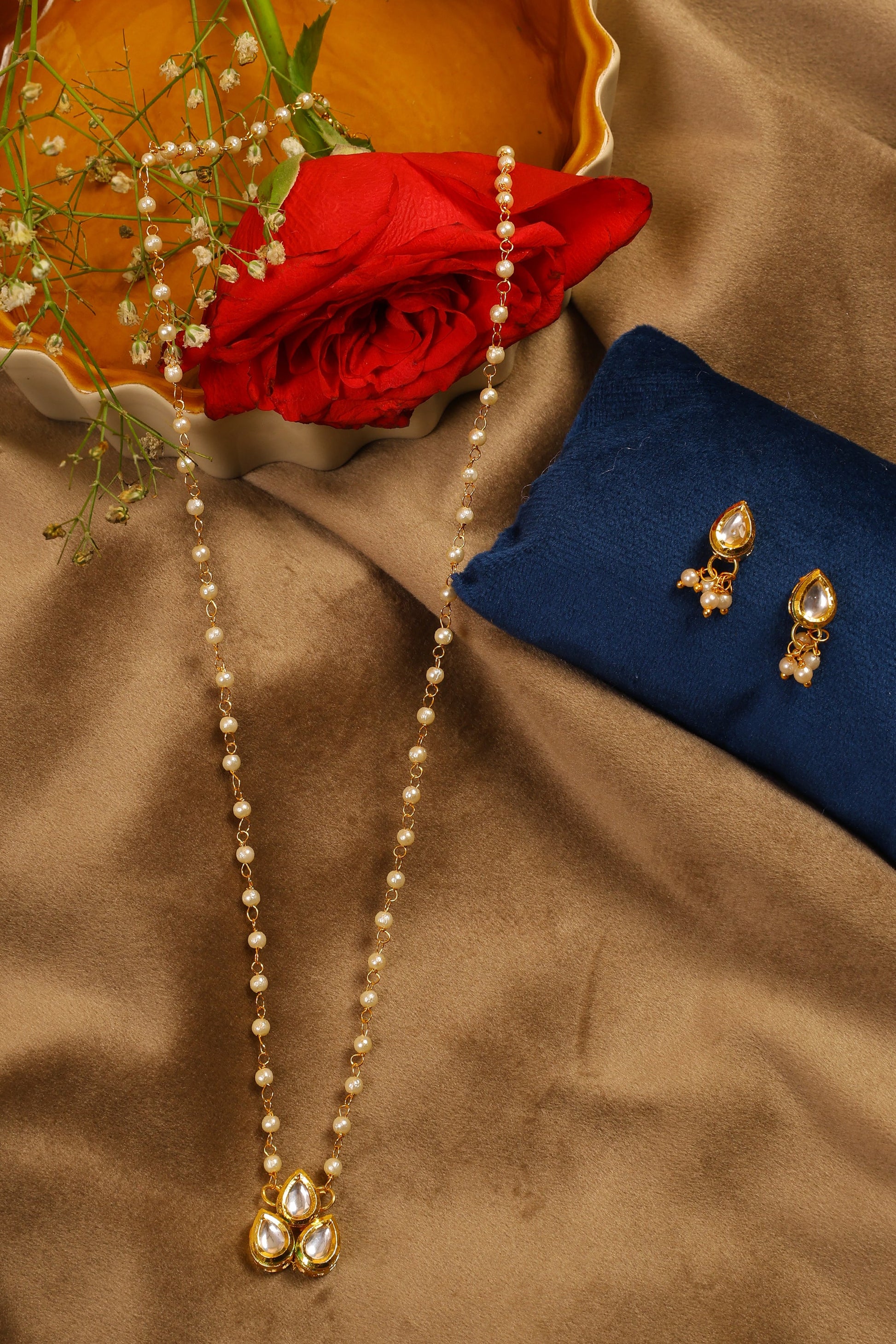 Tear Drops Kundan Necklace With Pearls
