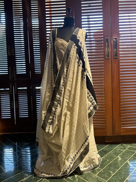 White Gadwal Cotton Silk Saree Black Checks Silver Blue Flowers Border