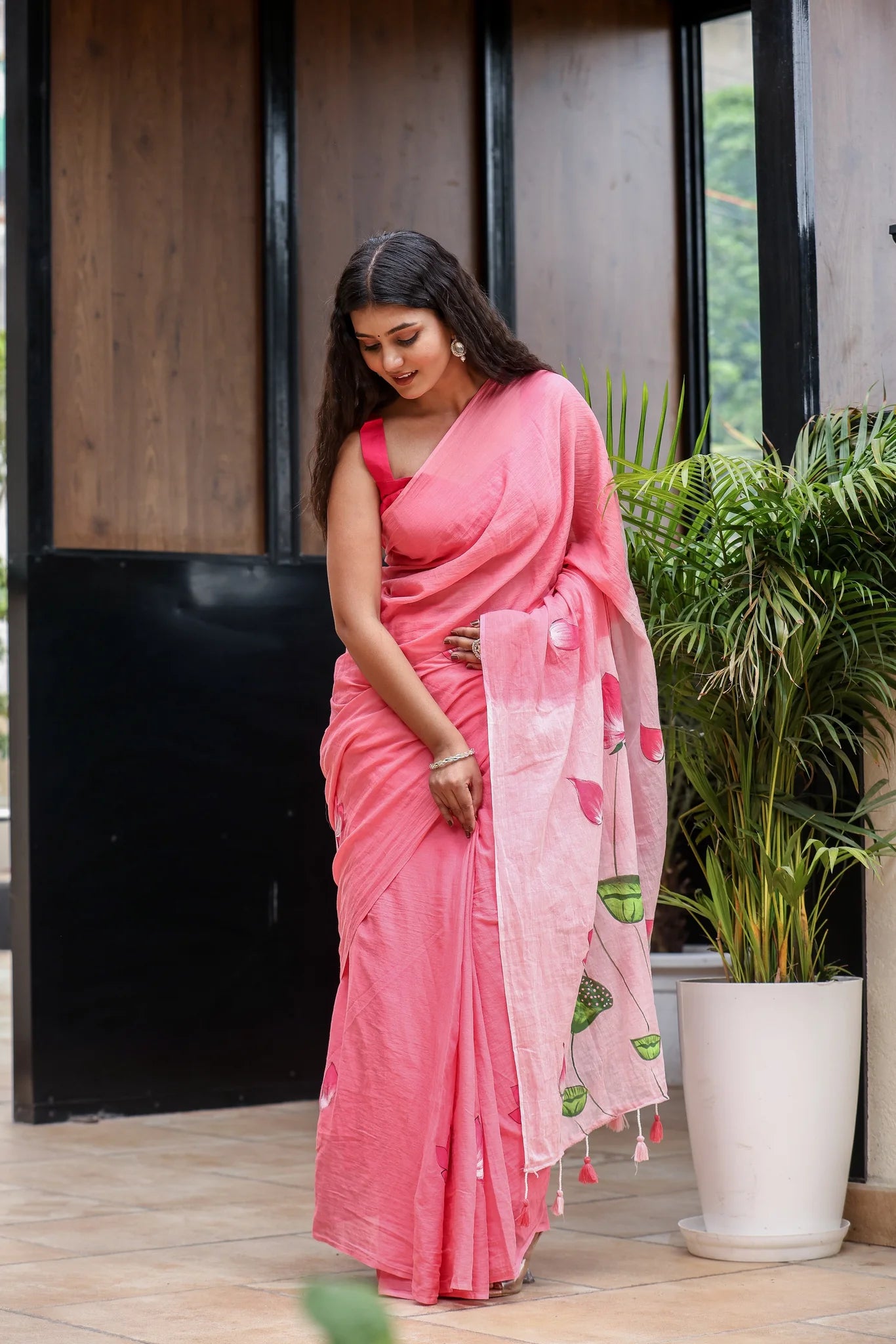 Elegant Pink Mul Cotton Handpainted Lotus Floral Saree