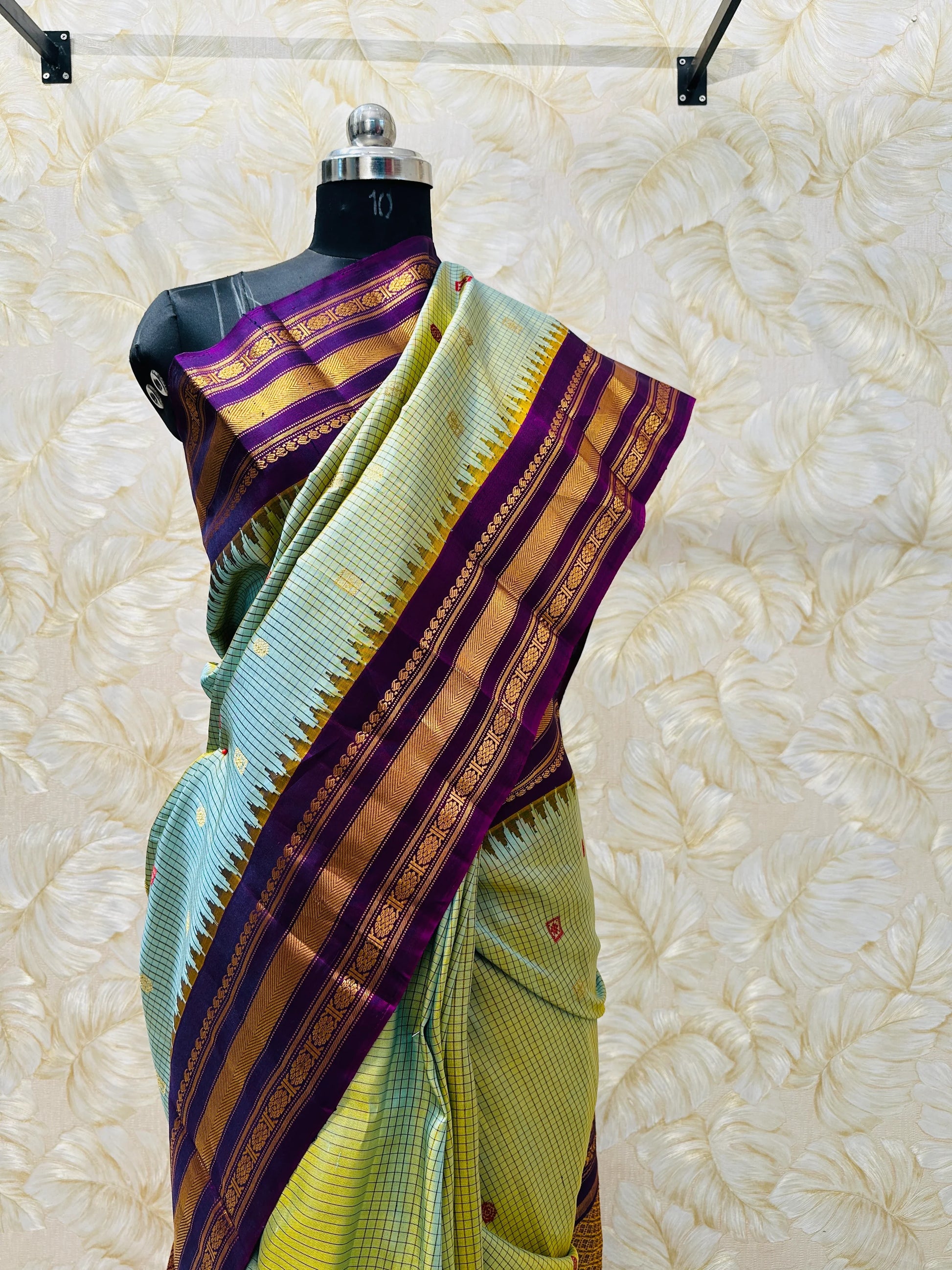 Stunning Green Mehendi Checkered Gadwal Pattu Saree Gold Zari