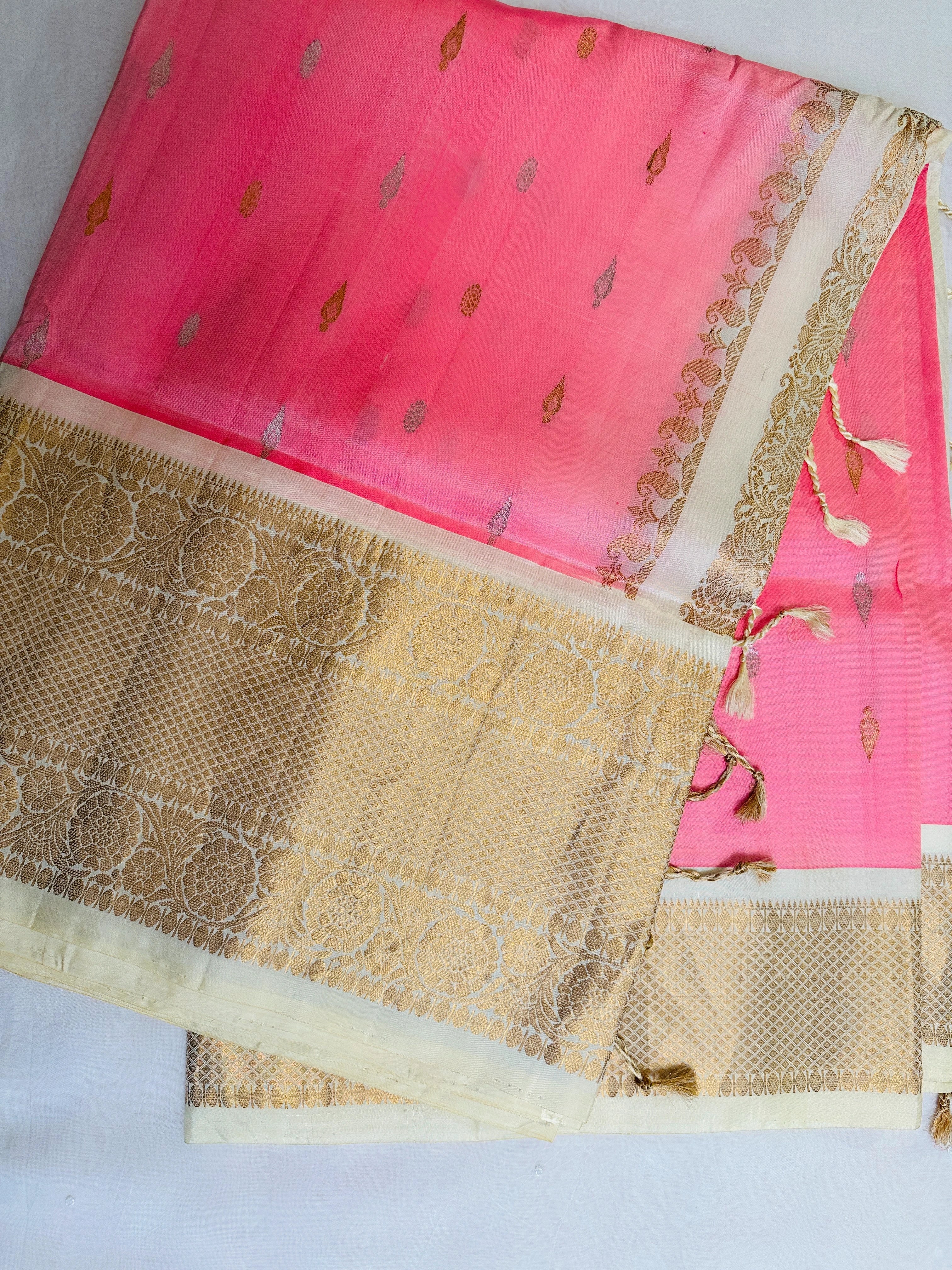 Breathtaking Pink Vibrant Gadwal Pattu Saree Gold Silver Zari Motifs