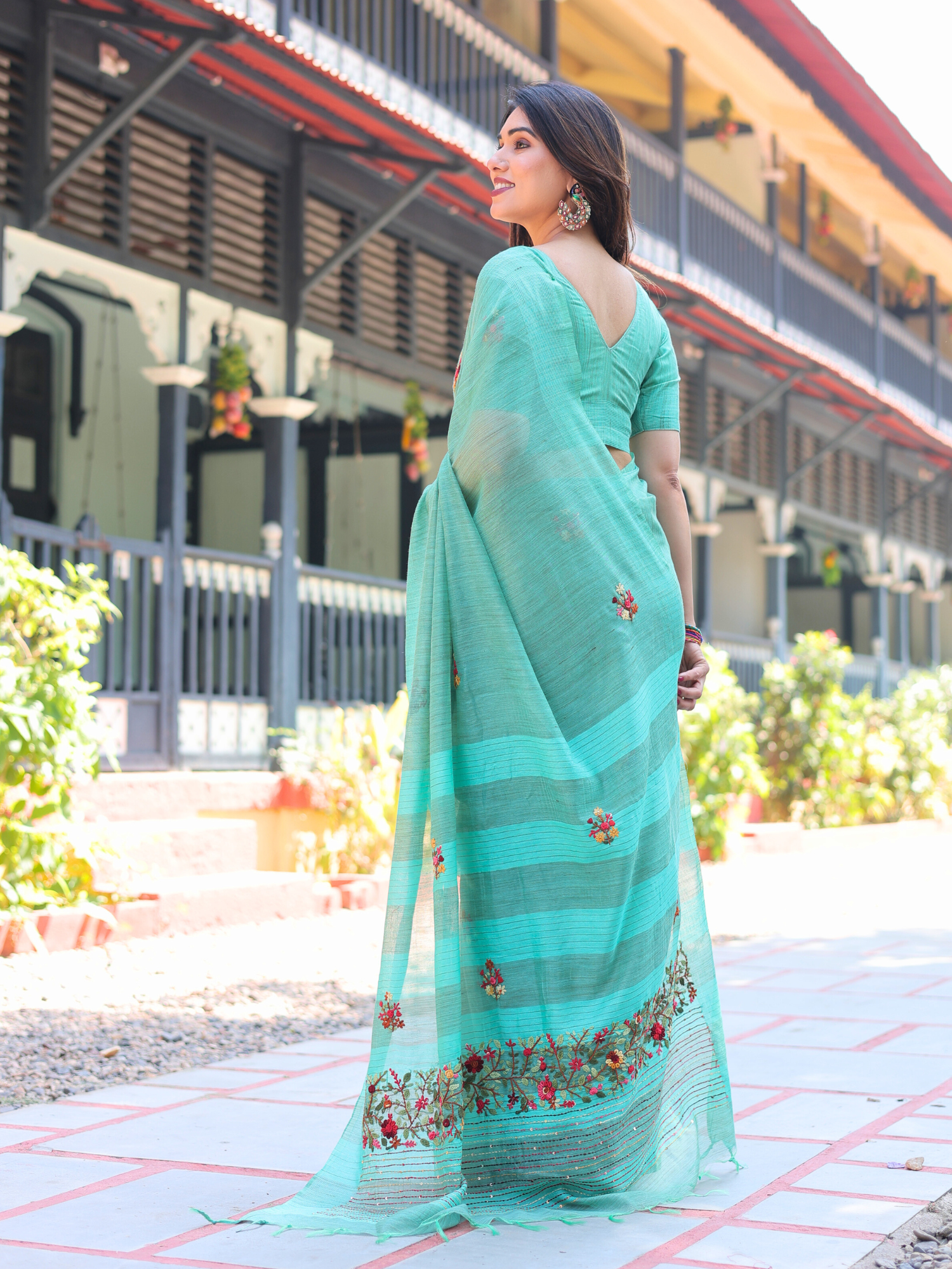 Suman Linen Hand Embroidery Saree
